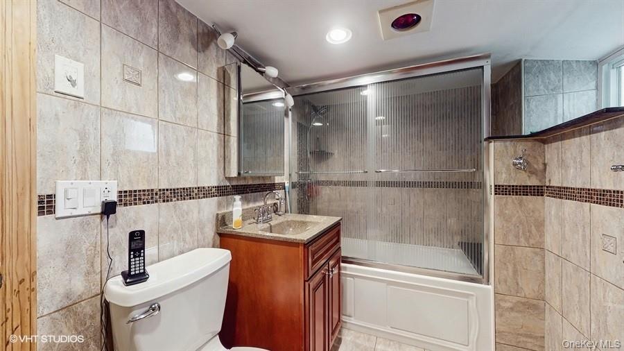 #9 photo, 77-52 76th Street, クイーンズ区 Glendale , NY 11385