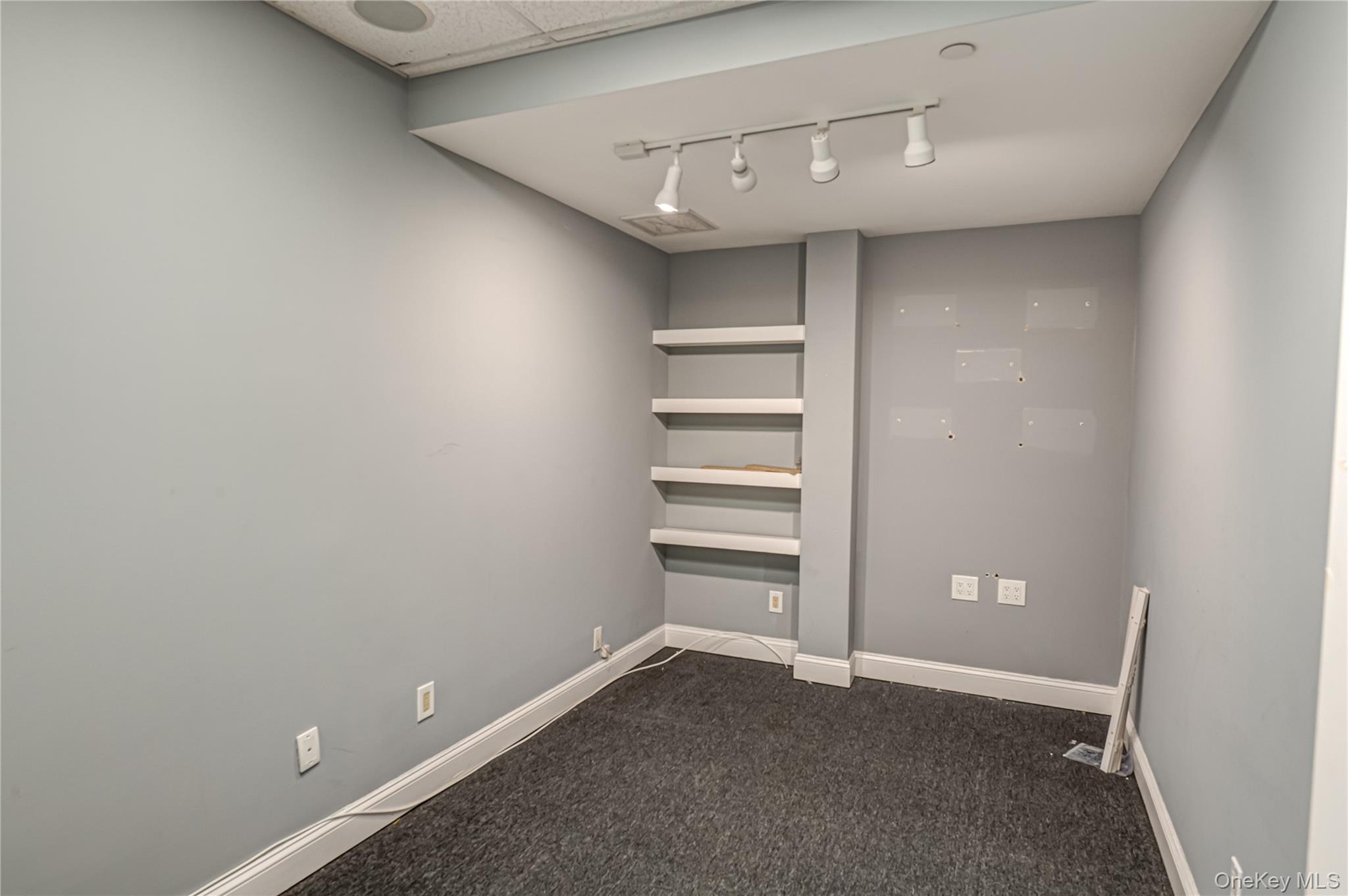 #13 photo, 328A Main Street, サフォーク郡 Huntington , NY 11743