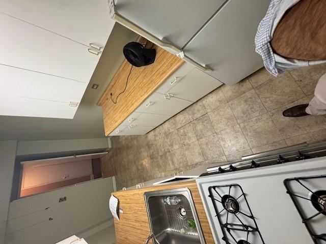 #12 photo, 221 McDonald Ave Avenue, ブルックリン区 Brooklyn , NY 11218