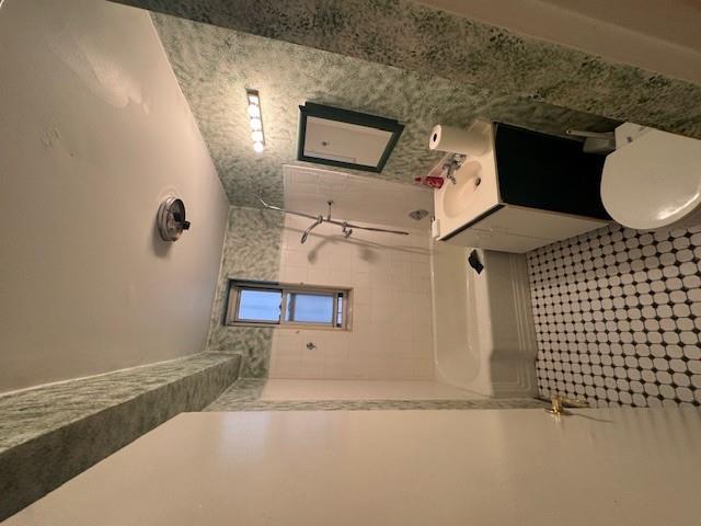 #5 photo, 221 McDonald Ave Avenue, ブルックリン区 Brooklyn , NY 11218