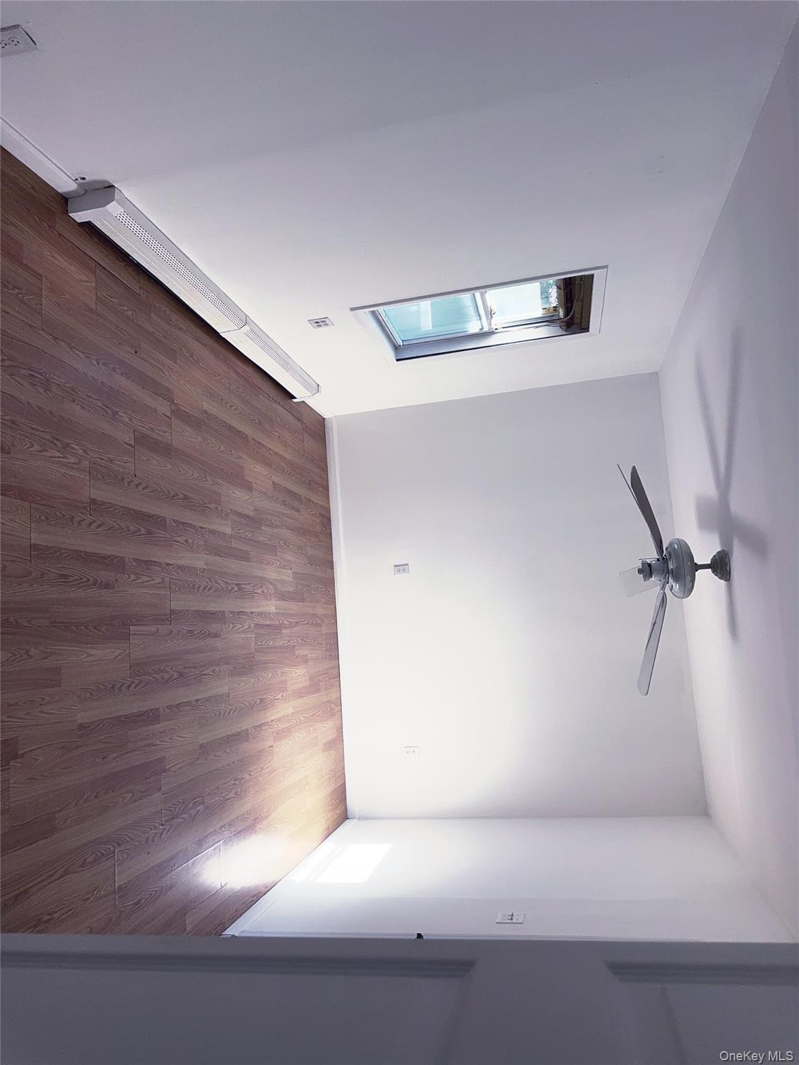 #12 photo, 176 Floyd Street, サフォーク郡 Brentwood , NY 11717