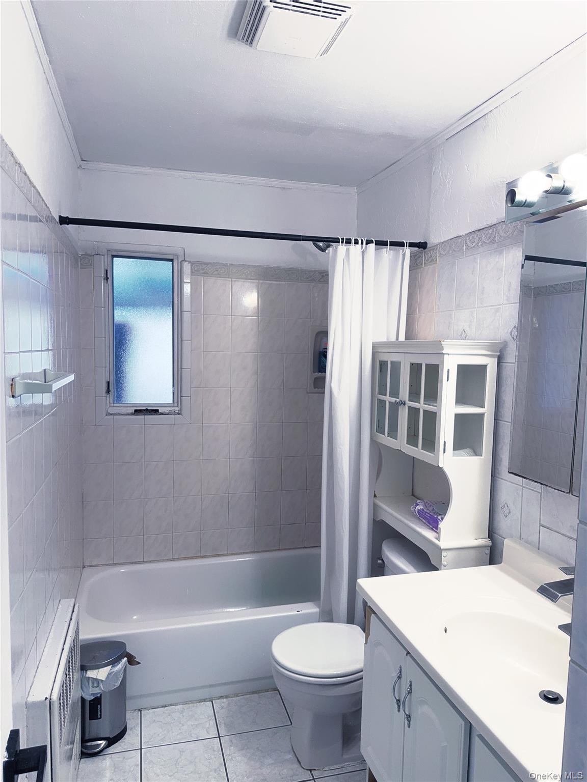 #17 photo, 176 Floyd Street, サフォーク郡 Brentwood , NY 11717