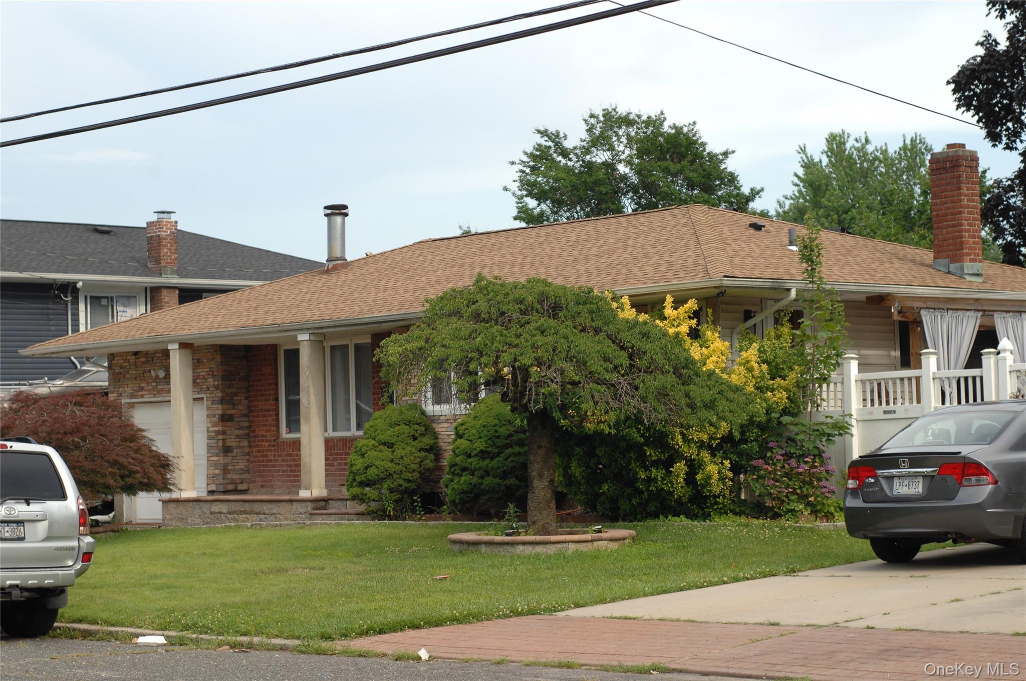 #2 photo, 176 Floyd Street, サフォーク郡 Brentwood , NY 11717