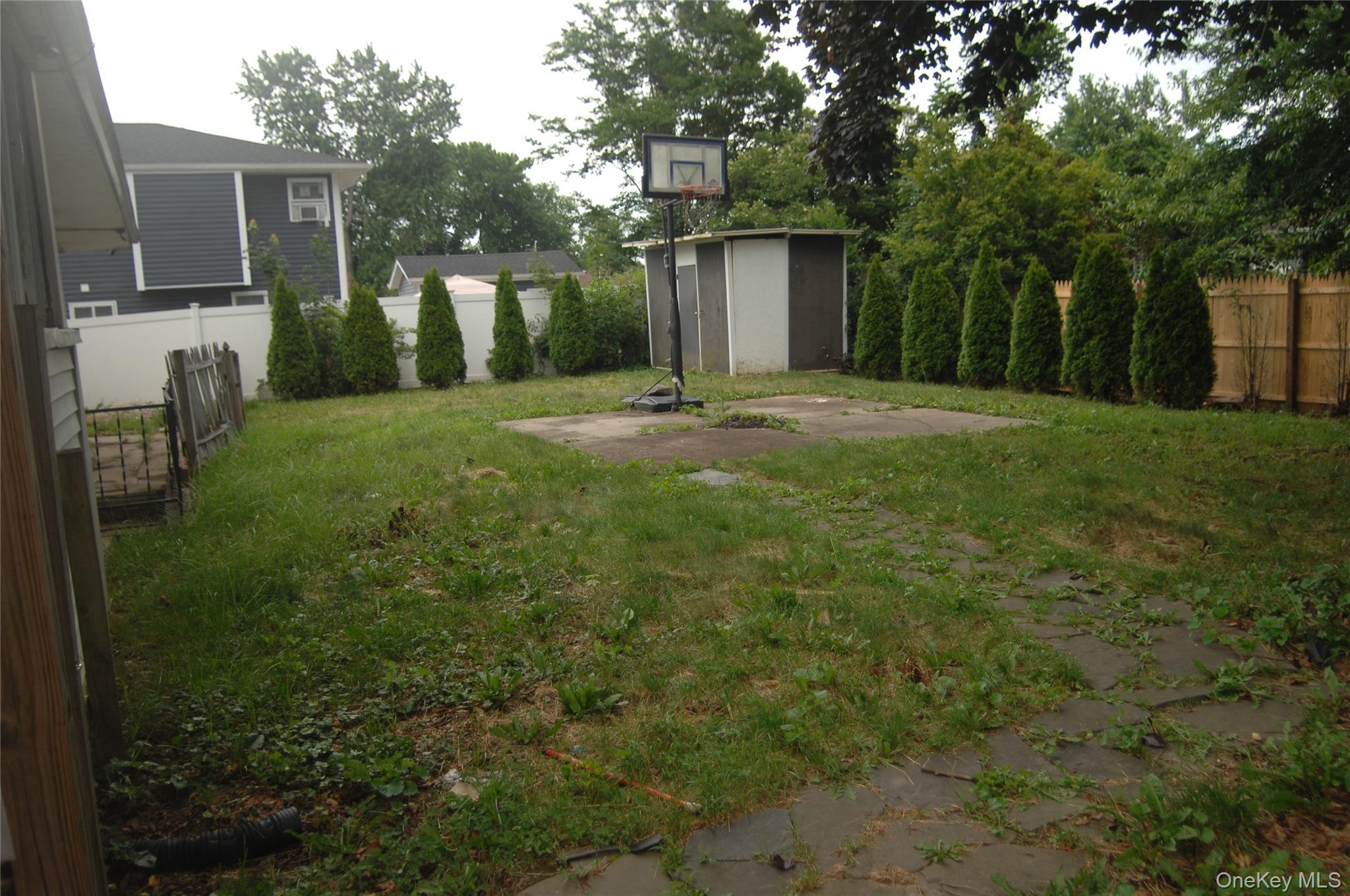 #3 photo, 176 Floyd Street, サフォーク郡 Brentwood , NY 11717