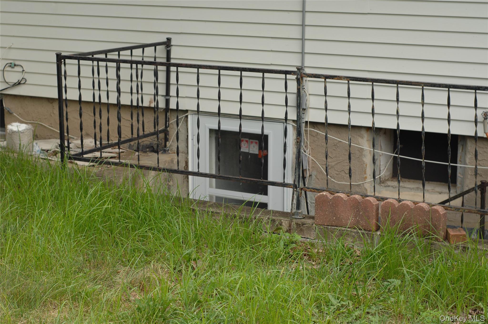 #4 photo, 176 Floyd Street, サフォーク郡 Brentwood , NY 11717