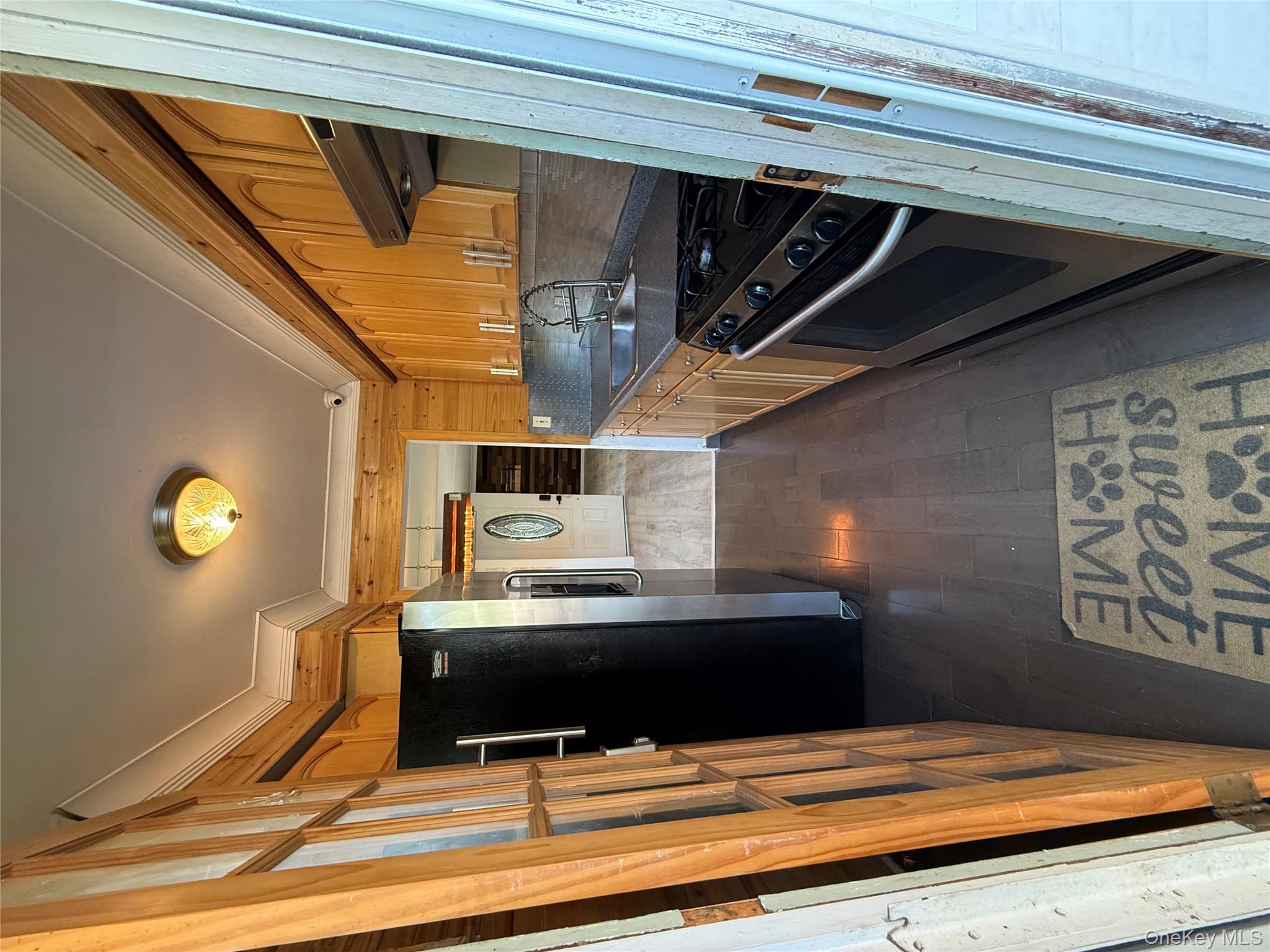 #7 photo, 176 Floyd Street, サフォーク郡 Brentwood , NY 11717