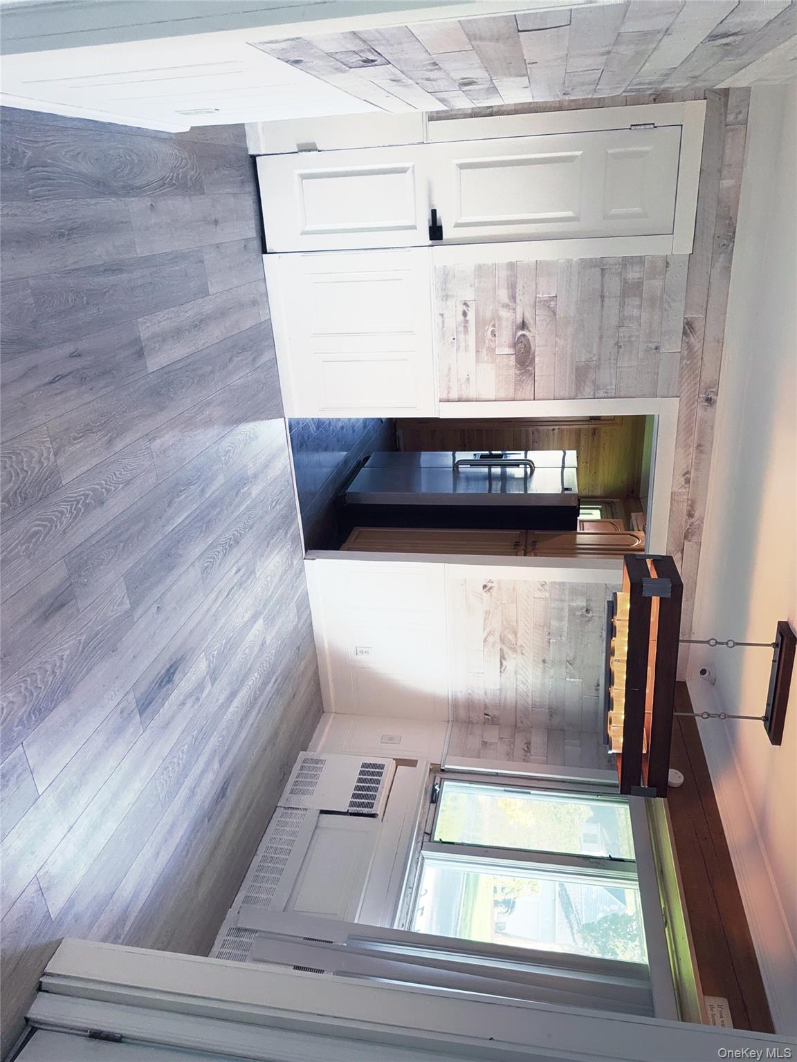 #9 photo, 176 Floyd Street, サフォーク郡 Brentwood , NY 11717