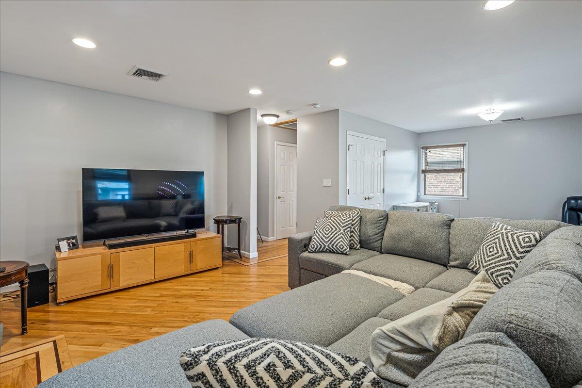 #15 photo, 154-46 22nd Avenue, Whitestone , NY 11357