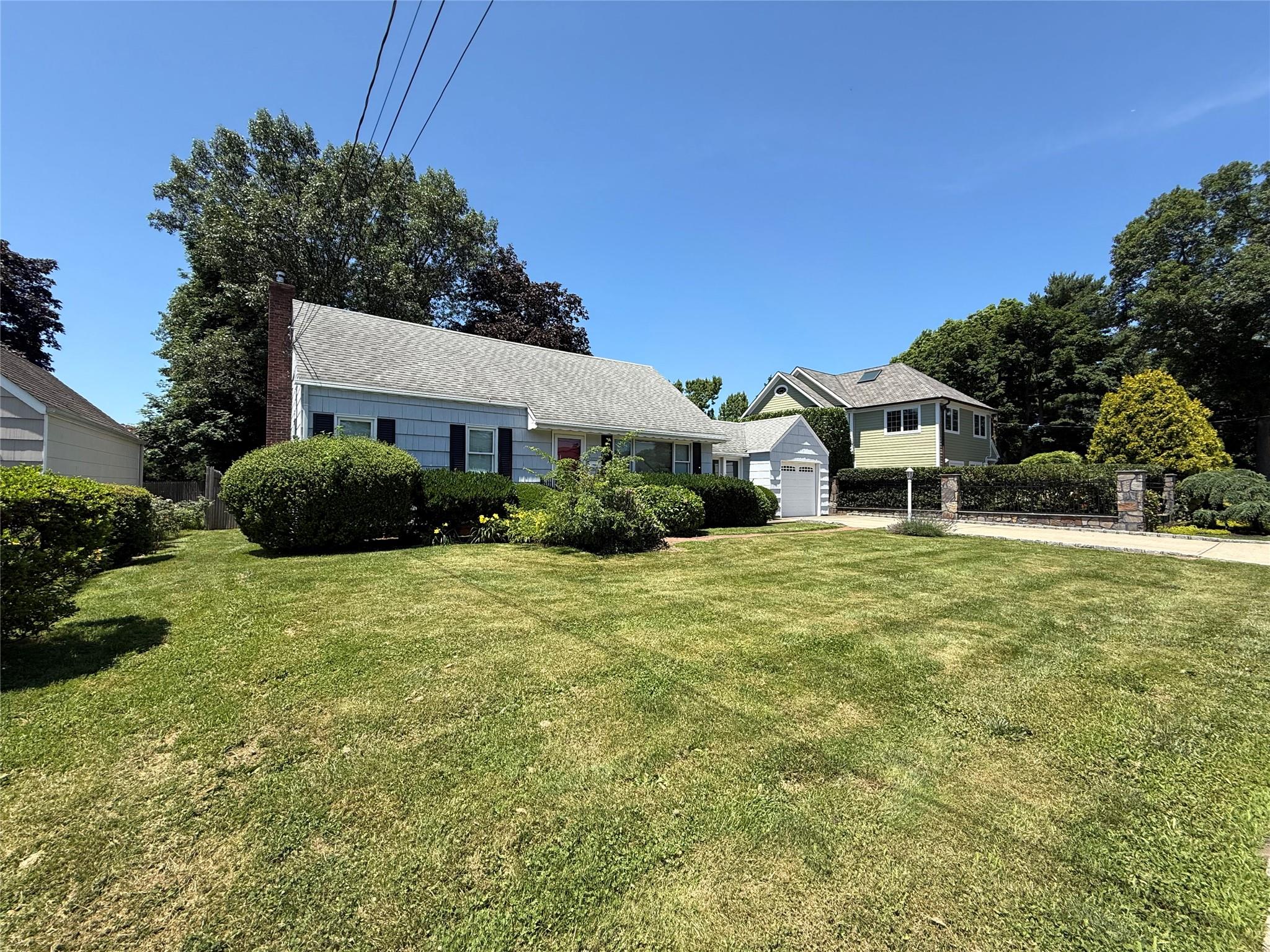 #1 photo, 183 Church Street, Northport , NY 11768