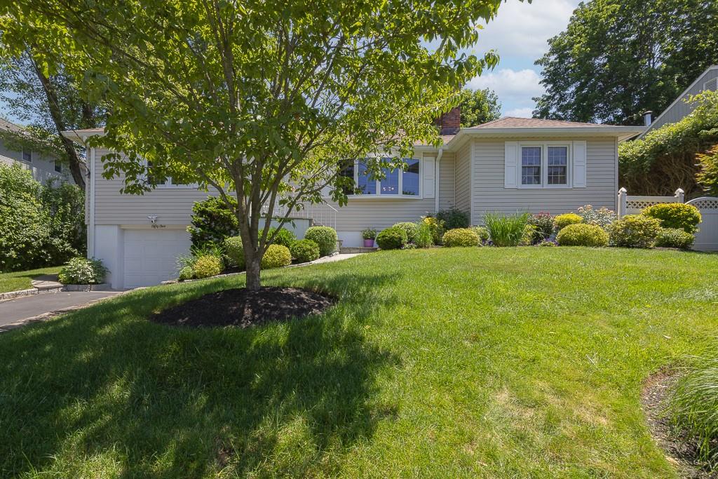 #1 photo, 55 Bainbridge Avenue, Thornwood , NY 10594