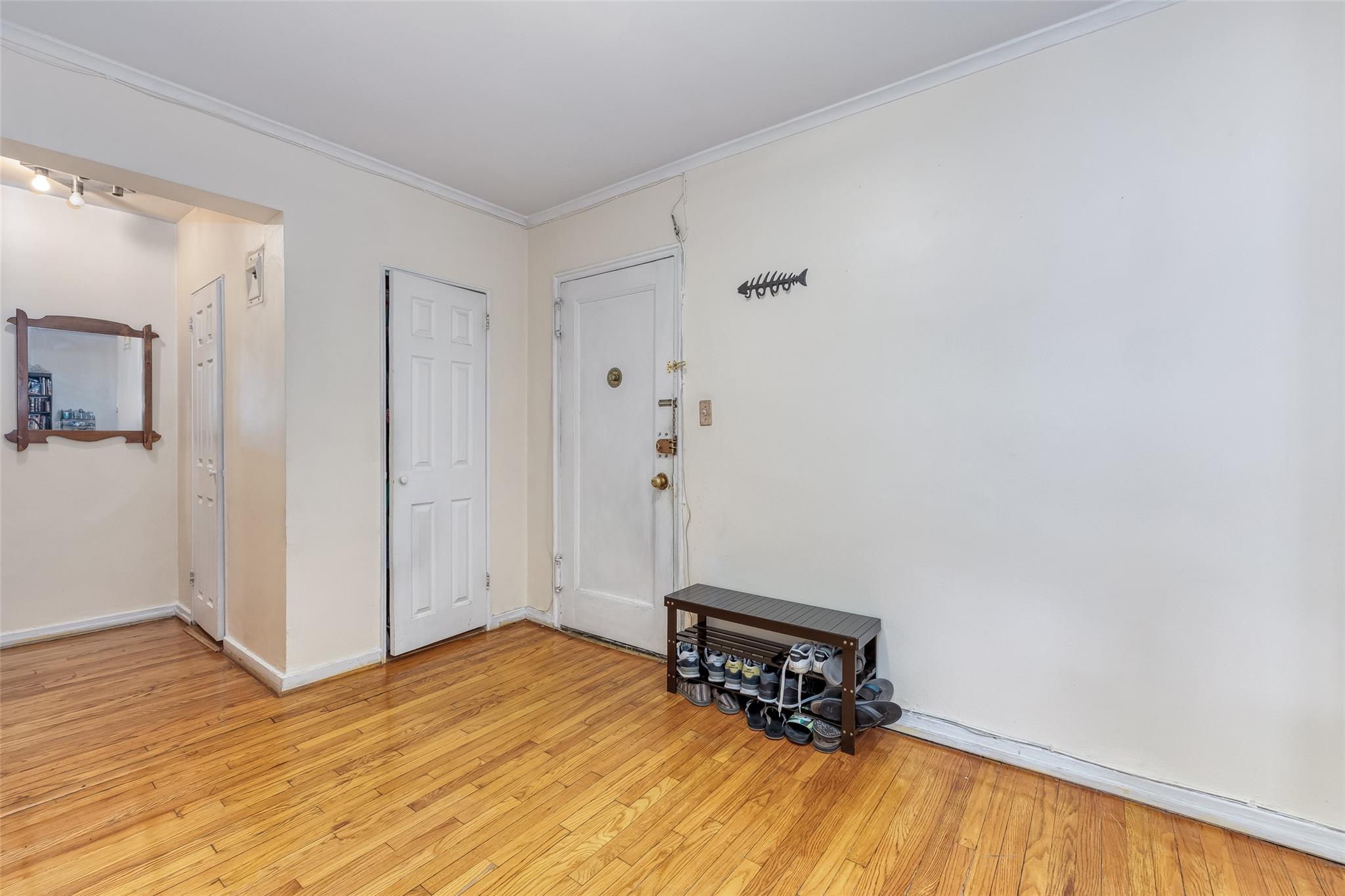 #20 photo, 67-66 108 Street, クイーンズ区 Forest Hills , NY 11375