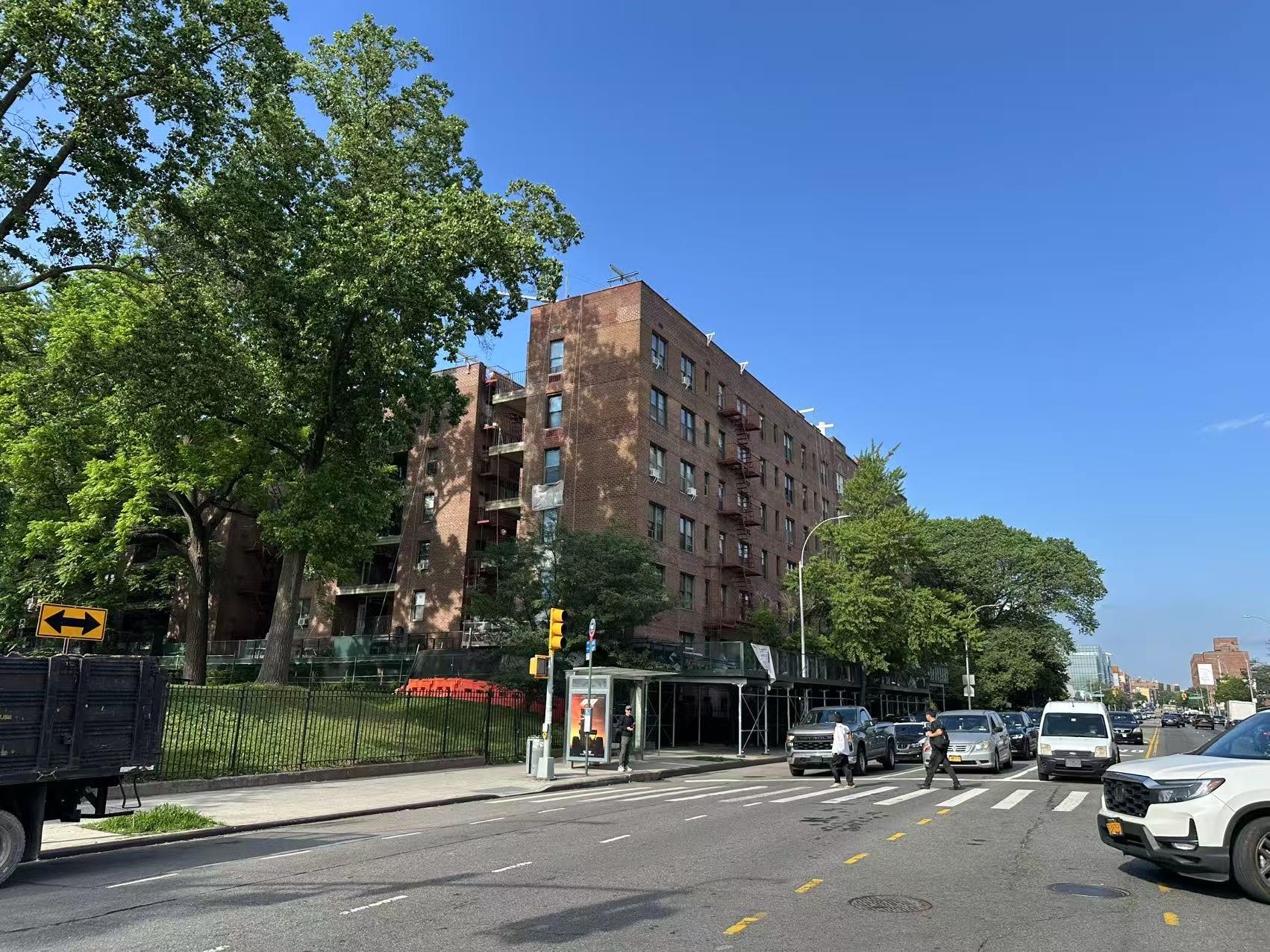 #1 photo, 141-05 Northern Boulevard, Flushing , NY 11354
