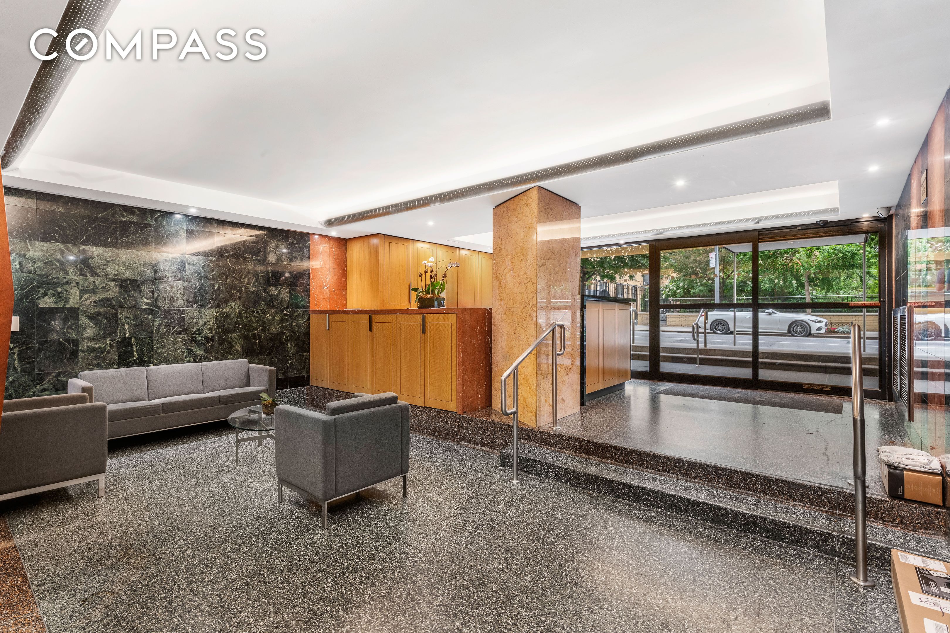 #11 photo, 55 E 9th Street, マンハッタン Greenwich Village , NY 10003