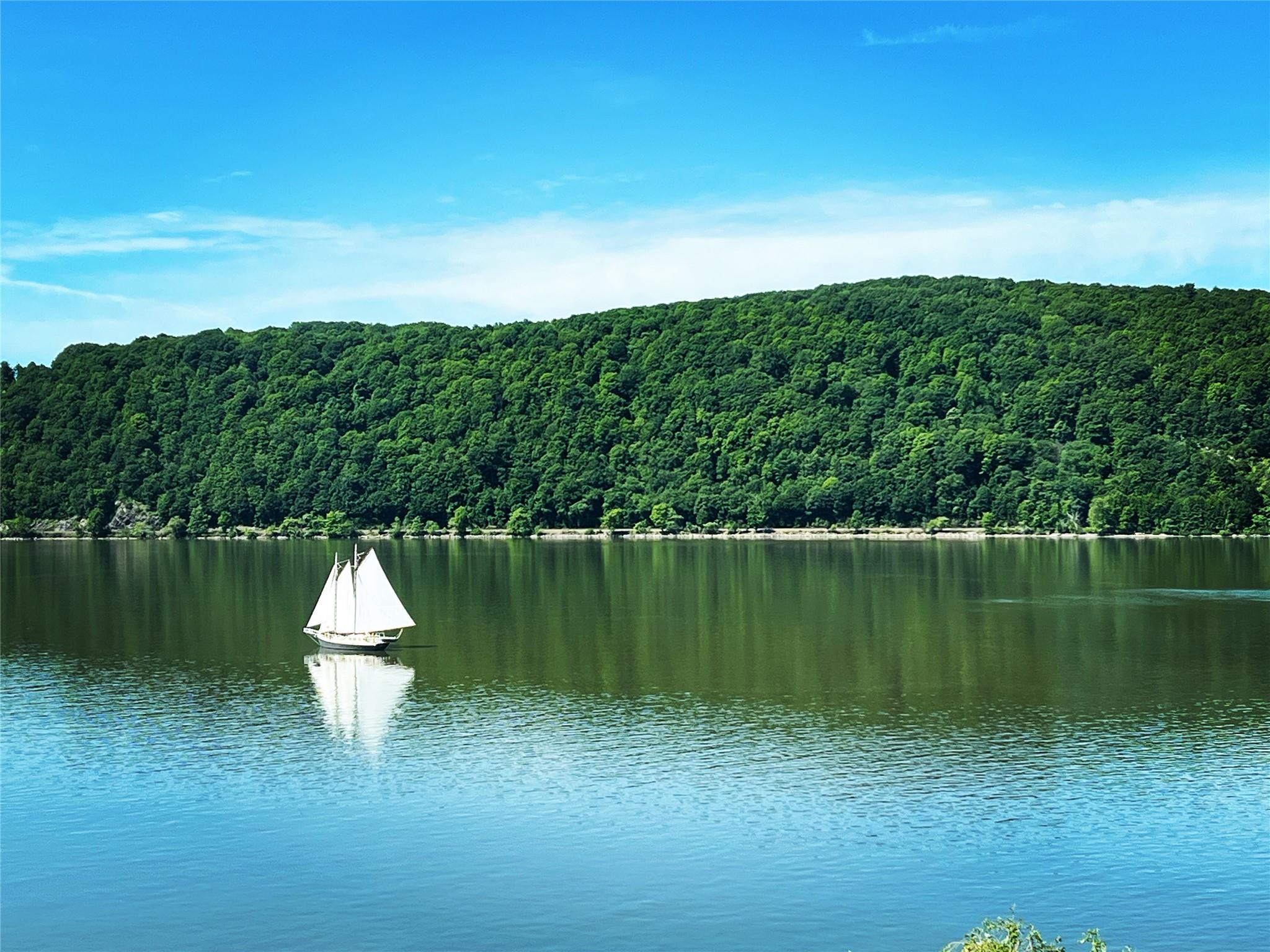 #1 photo, 44 Hurlihe, 紐約州 Poughkeepsie , NY 12601