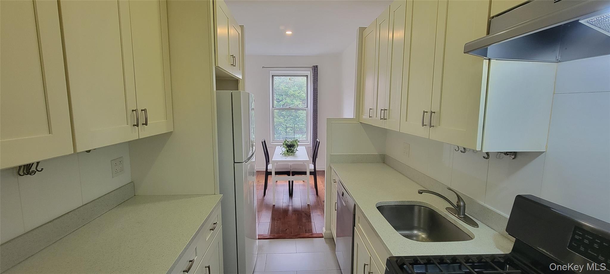 #15 photo, 111-39 76th Road, クイーンズ区 Forest Hills , NY 11375