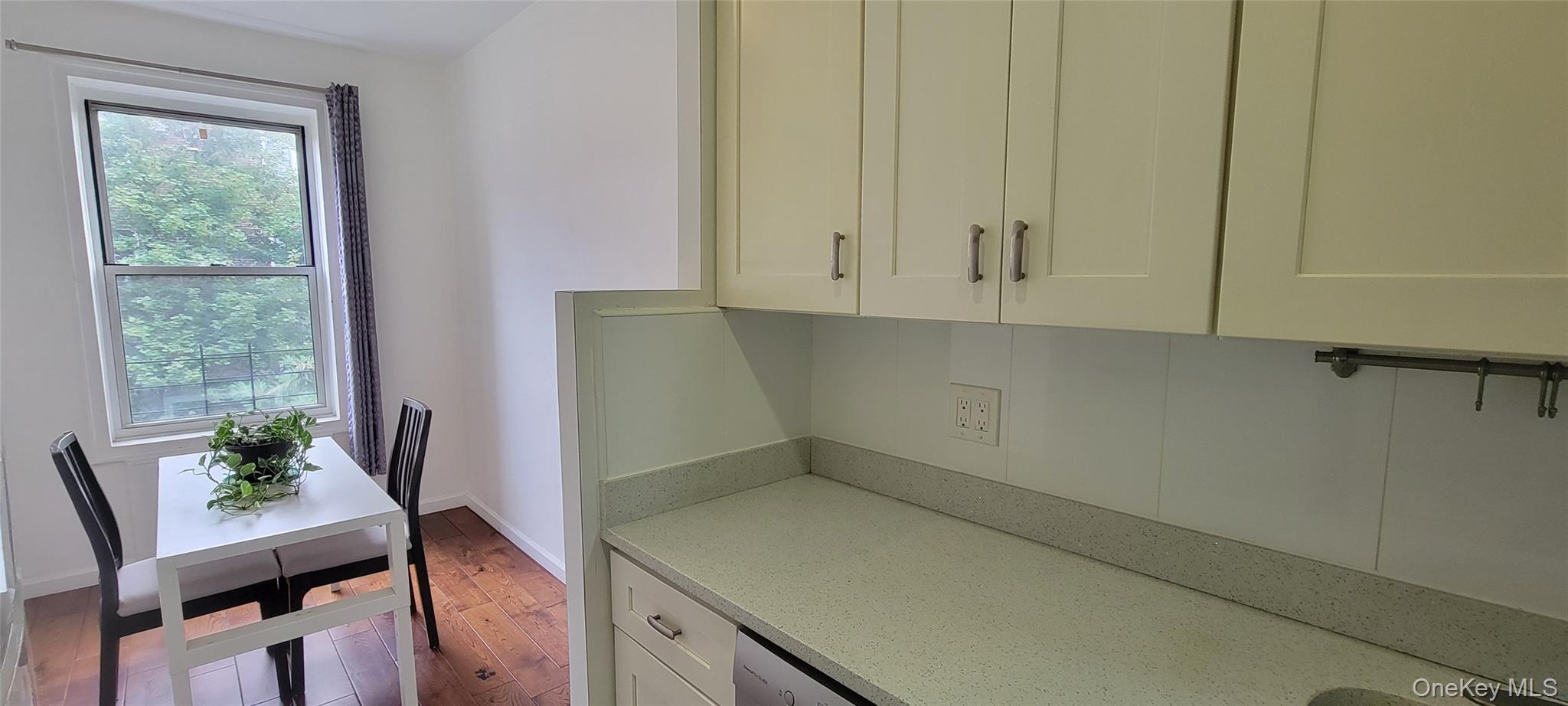 #16 photo, 111-39 76th Road, クイーンズ区 Forest Hills , NY 11375