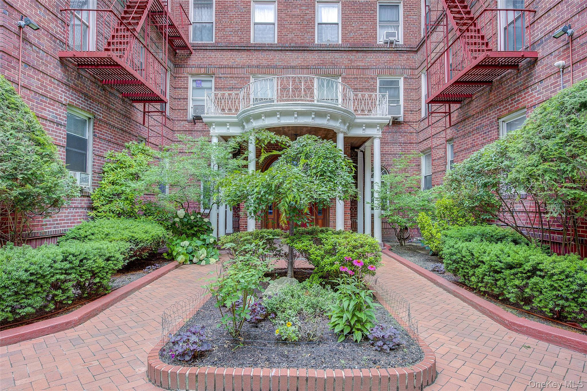 #2 photo, 111-39 76th Road, クイーンズ区 Forest Hills , NY 11375