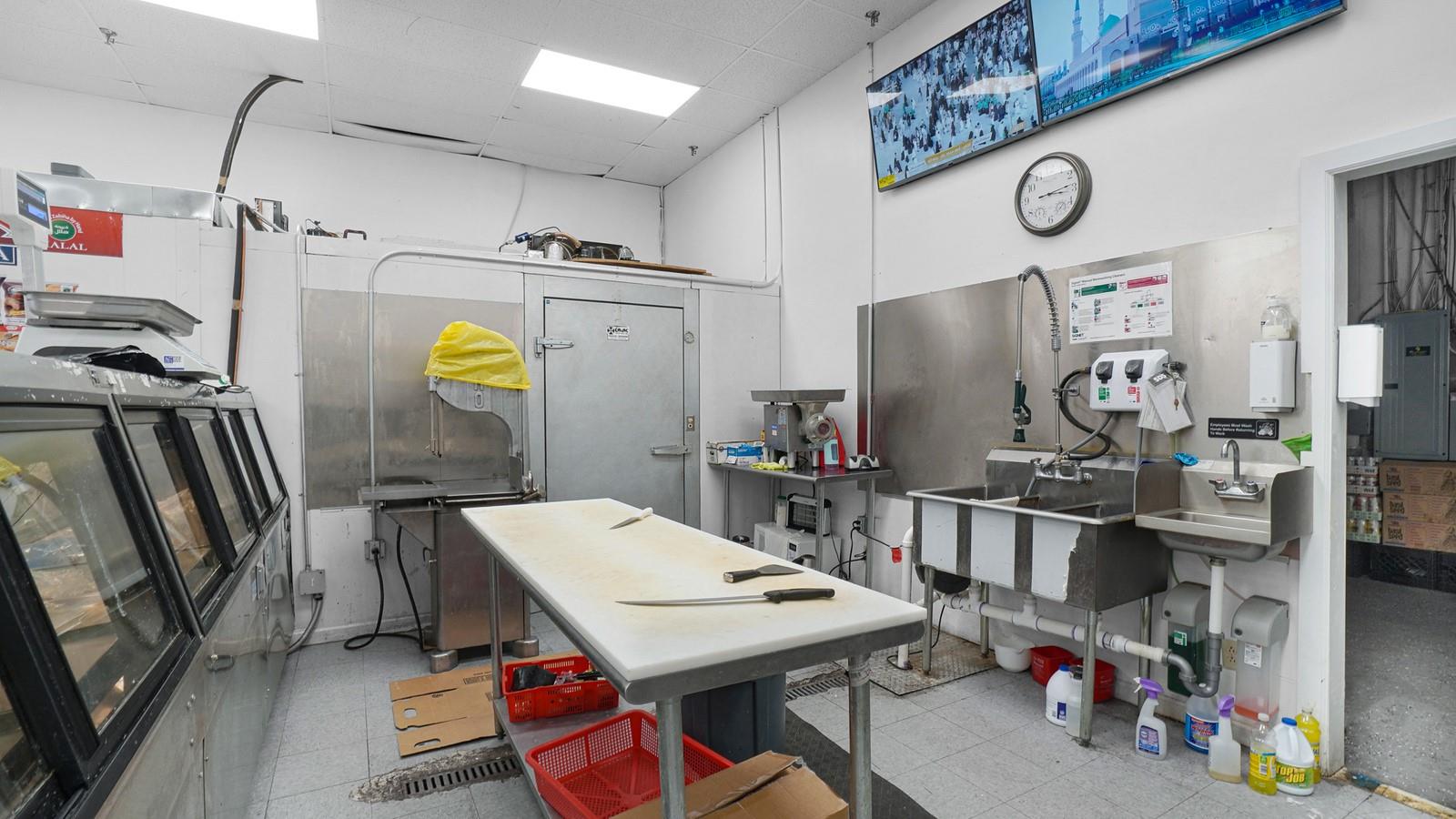 #10 photo, 1951 middle country Road, サフォーク郡 Centereach , NY 11720