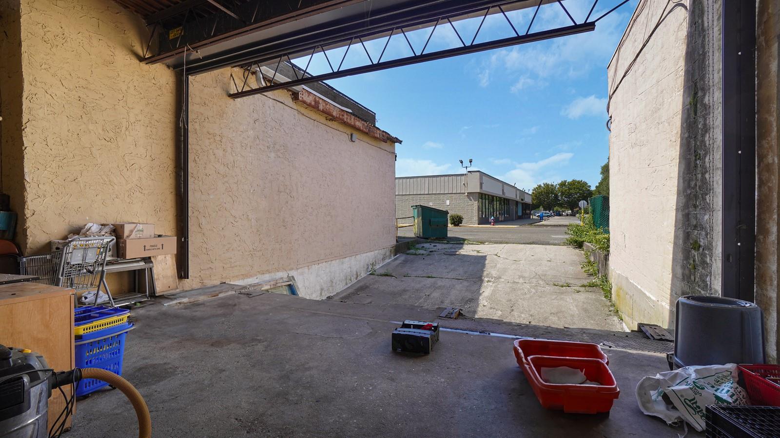 #18 photo, 1951 middle country Road, サフォーク郡 Centereach , NY 11720