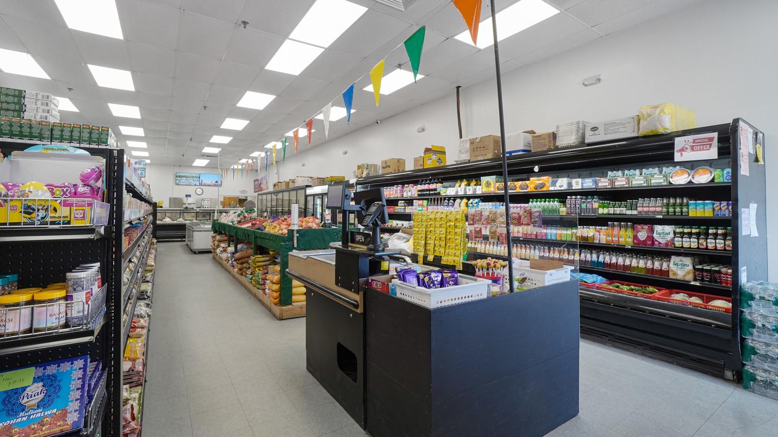 #4 photo, 1951 middle country Road, サフォーク郡 Centereach , NY 11720