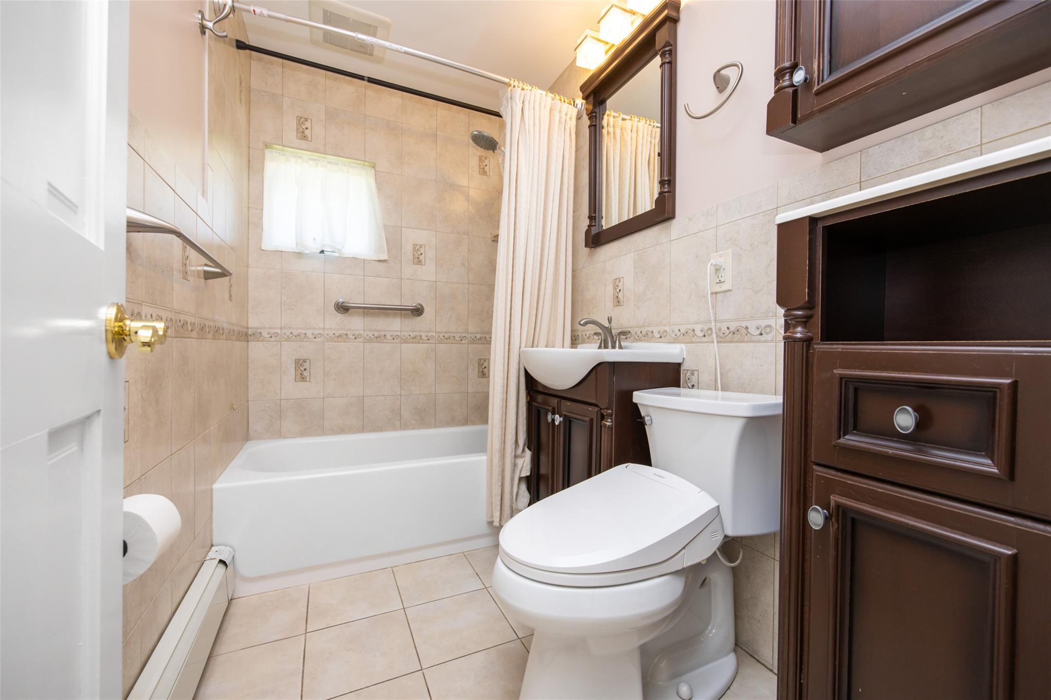 #11 photo, 4 Wagon Lane, Levittown , NY 11756