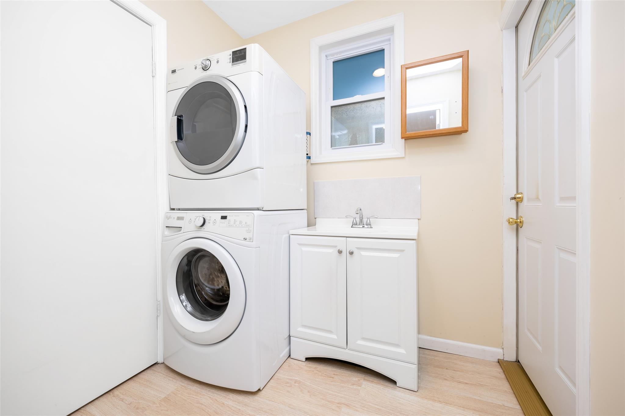 #14 photo, 4 Wagon Lane, Levittown , NY 11756