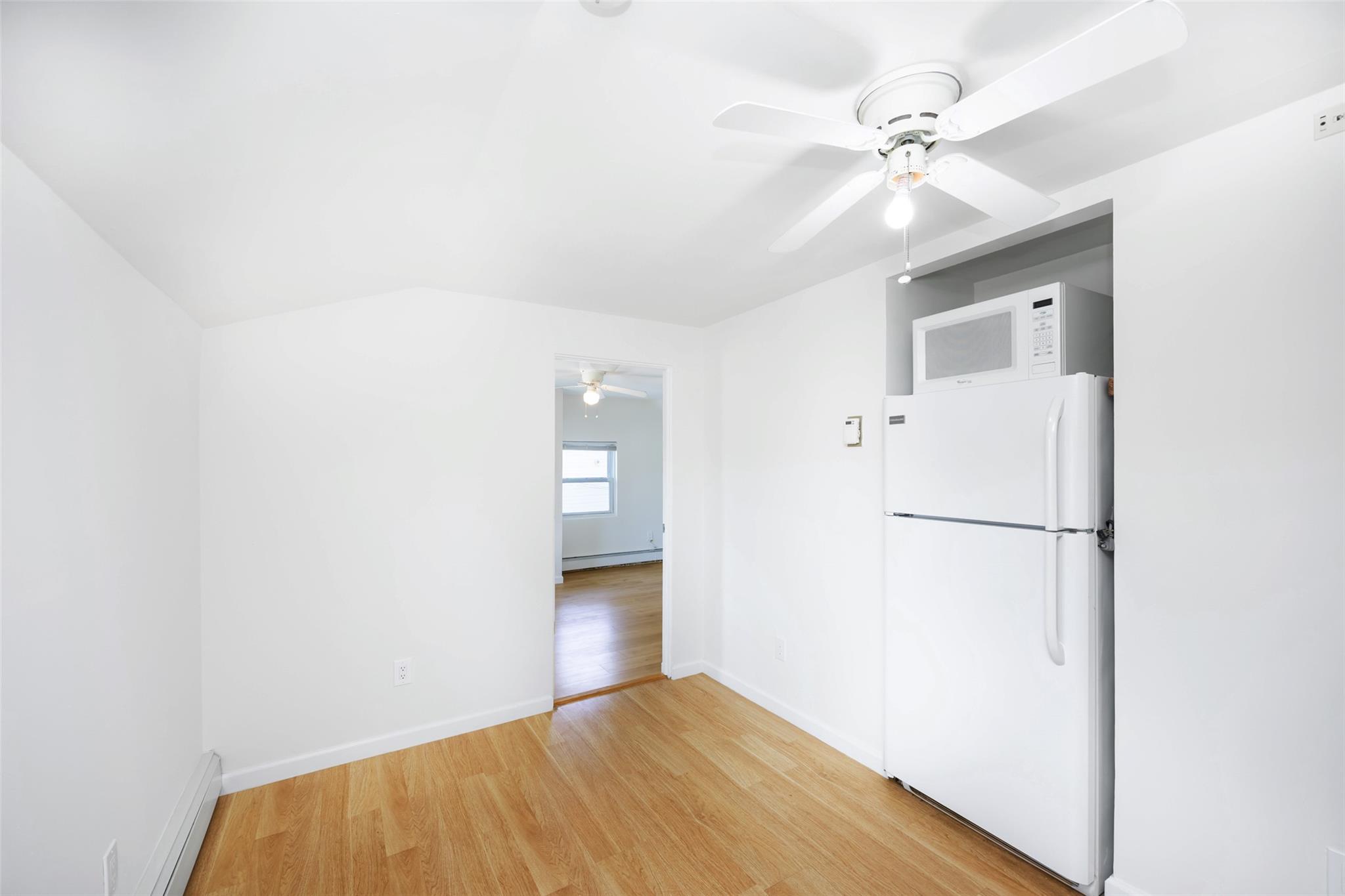 #19 photo, 4 Wagon Lane, Levittown , NY 11756