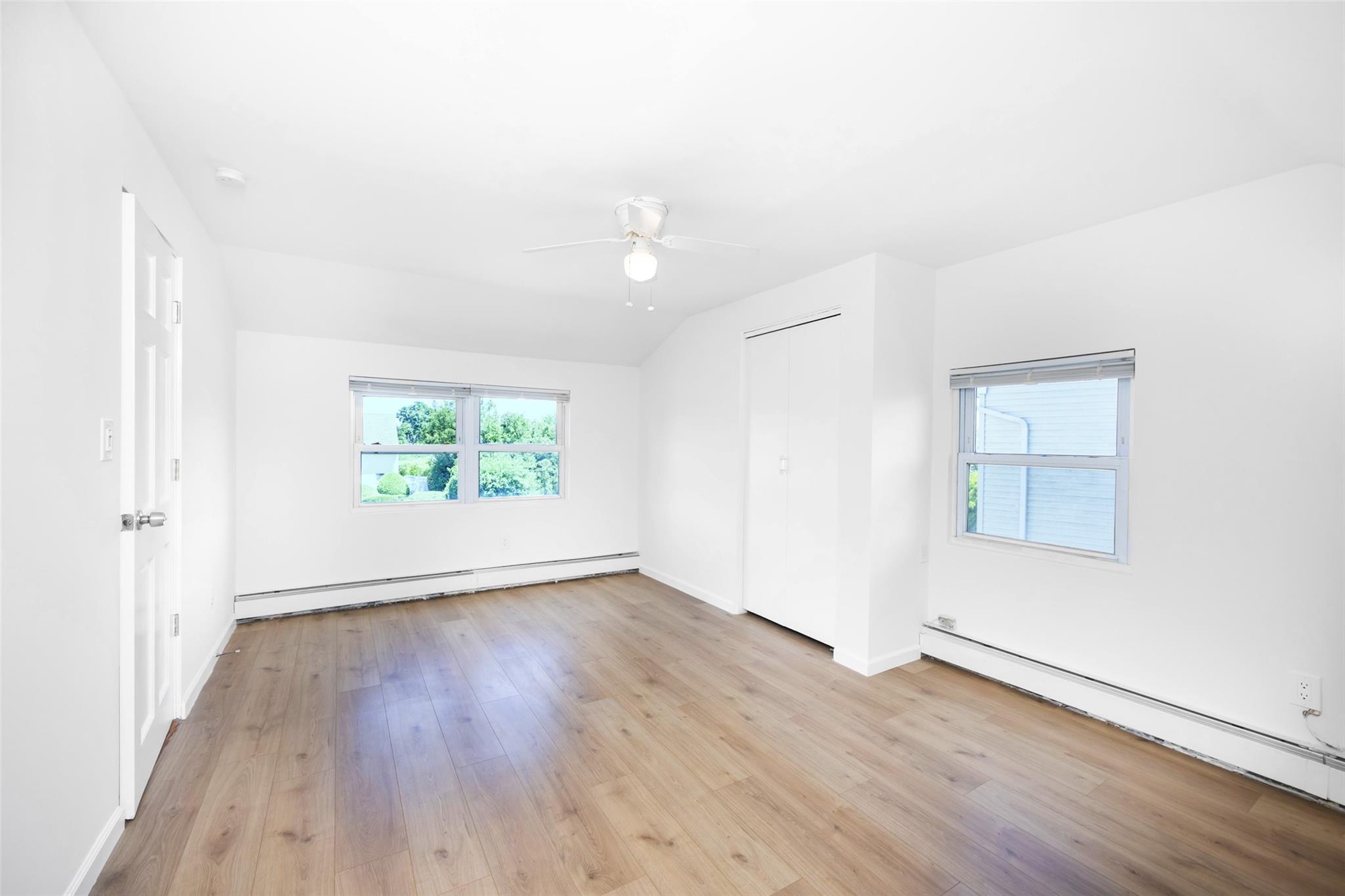 #20 photo, 4 Wagon Lane, Levittown , NY 11756