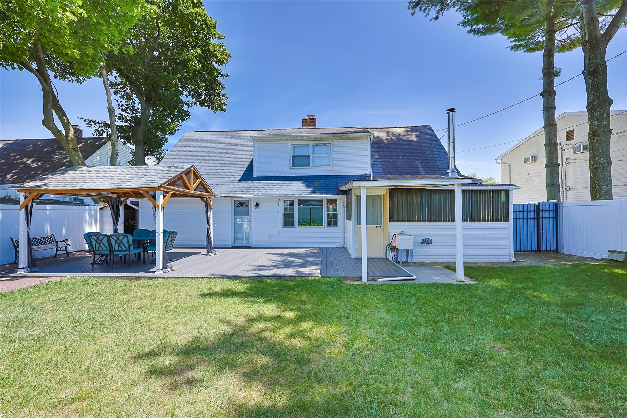 #5 photo, 4 Wagon Lane, Levittown , NY 11756