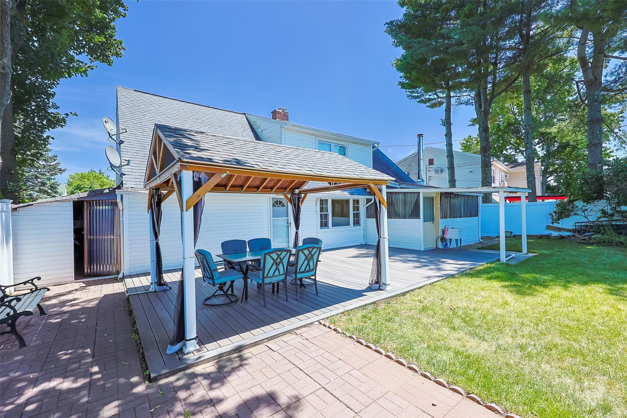 #6 photo, 4 Wagon Lane, Levittown , NY 11756