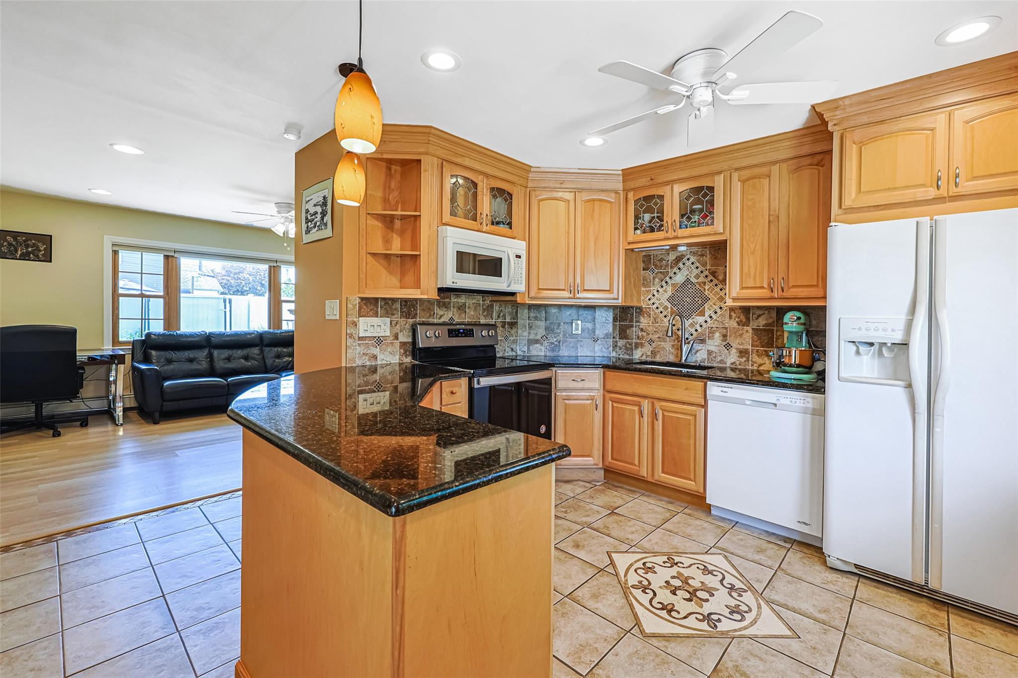 #7 photo, 4 Wagon Lane, Levittown , NY 11756