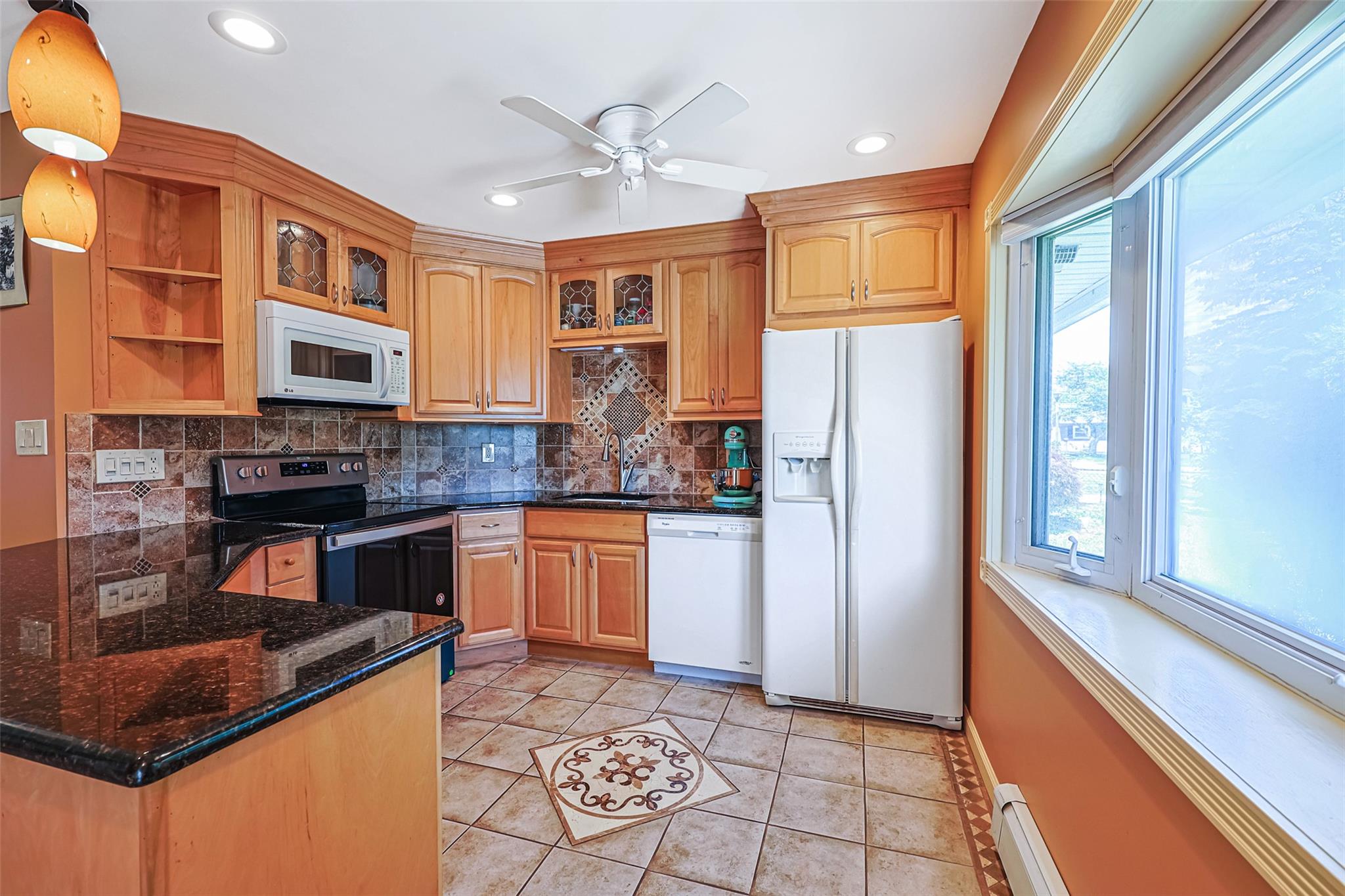 #8 photo, 4 Wagon Lane, Levittown , NY 11756