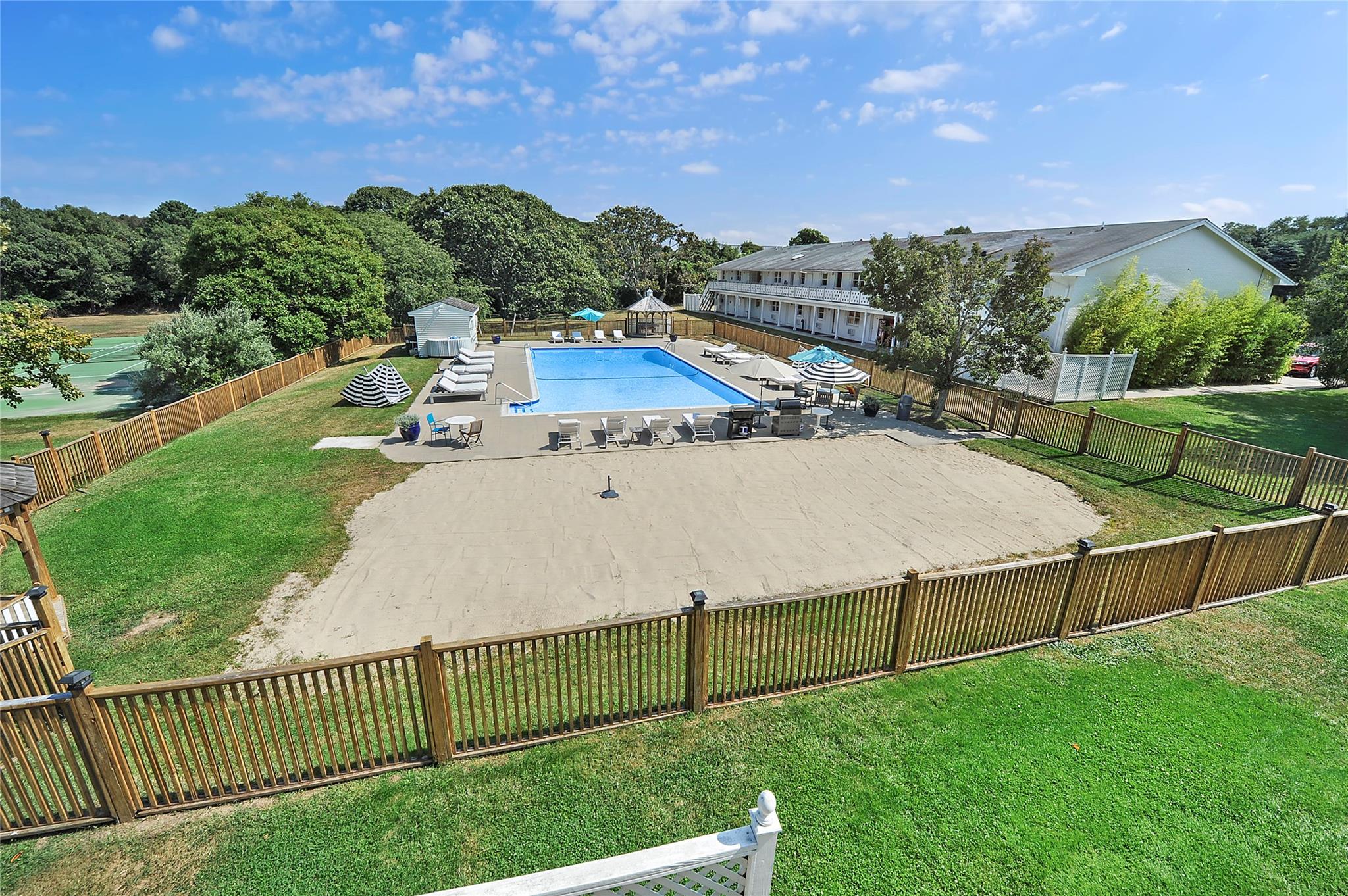 #4 photo, 1655 County Road 39, サフォーク郡 Southampton , NY 11968