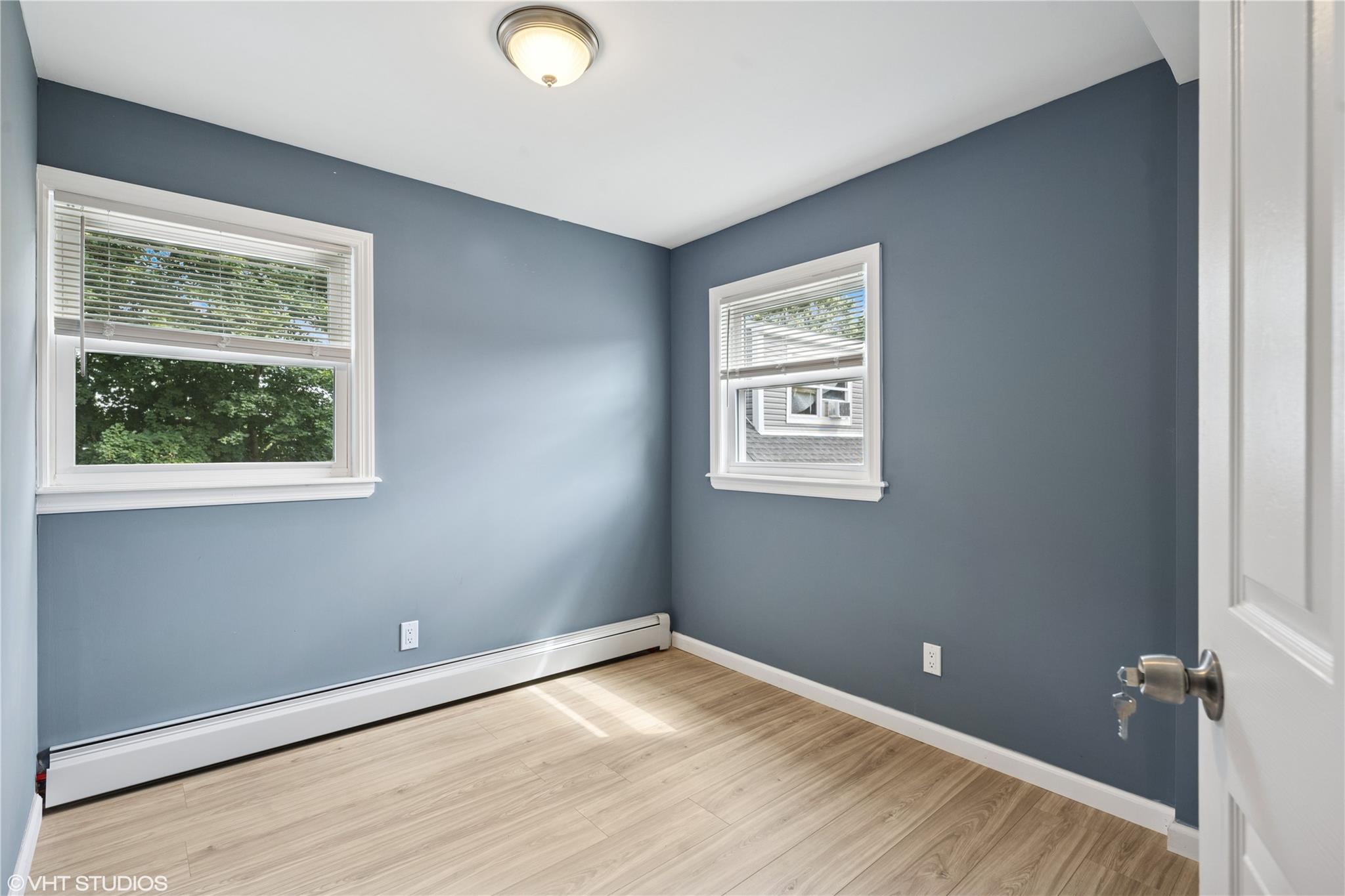 #14 photo, 92 Columbia Street, 東長島 亨廷顿站 Huntington Station , NY 11746