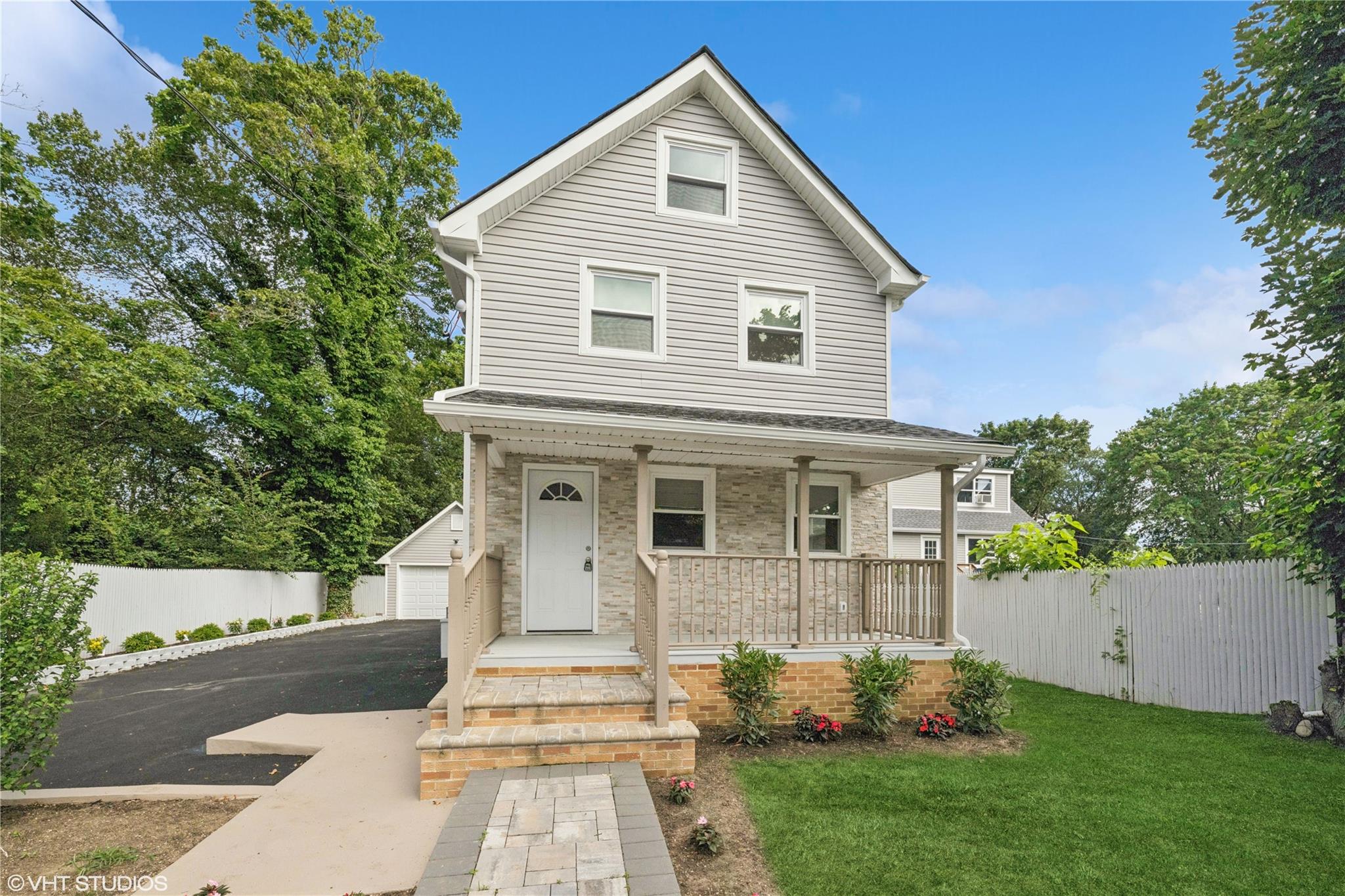 #2 photo, 92 Columbia Street, 東長島 亨廷顿站 Huntington Station , NY 11746