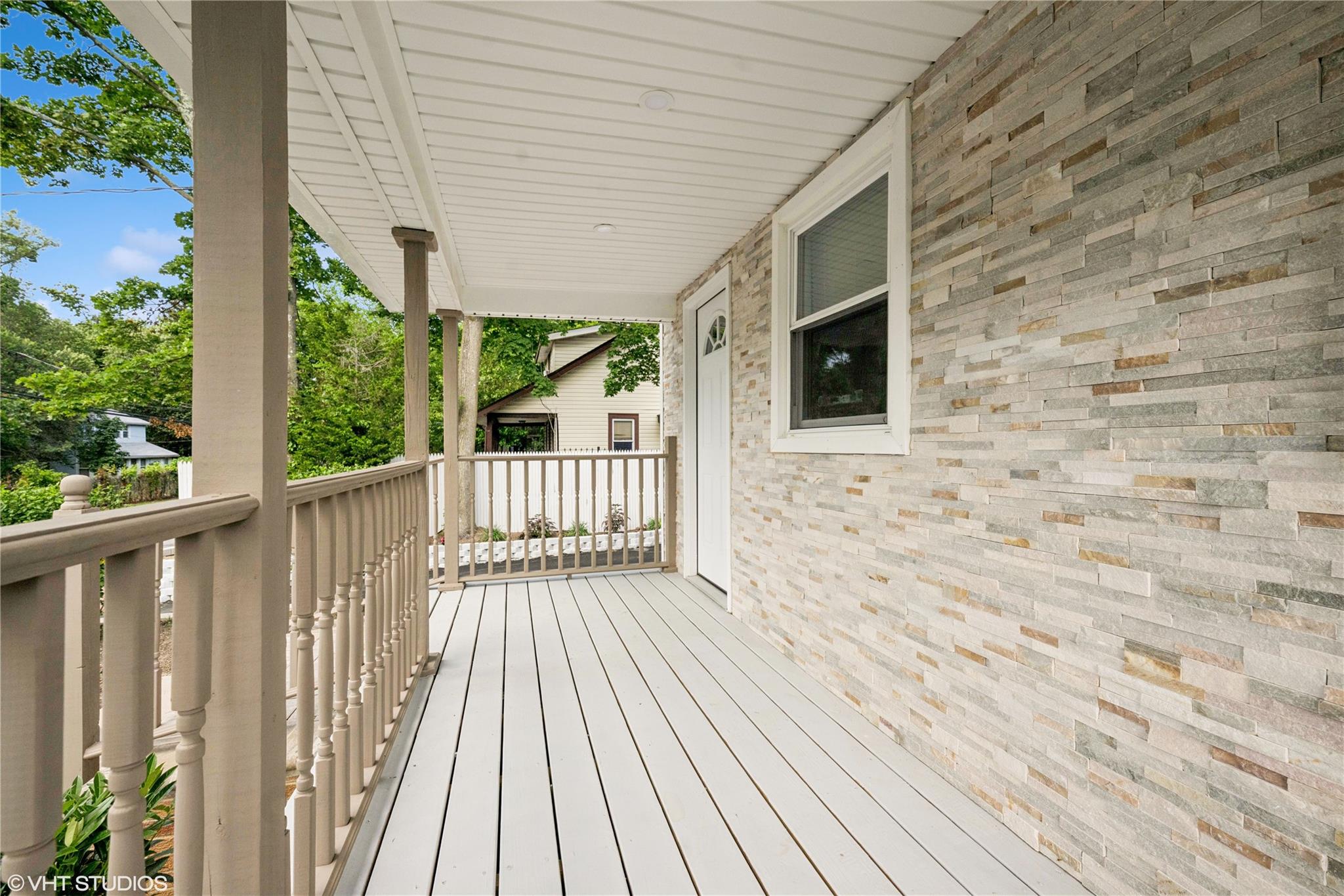 #4 photo, 92 Columbia Street, 東長島 亨廷顿站 Huntington Station , NY 11746