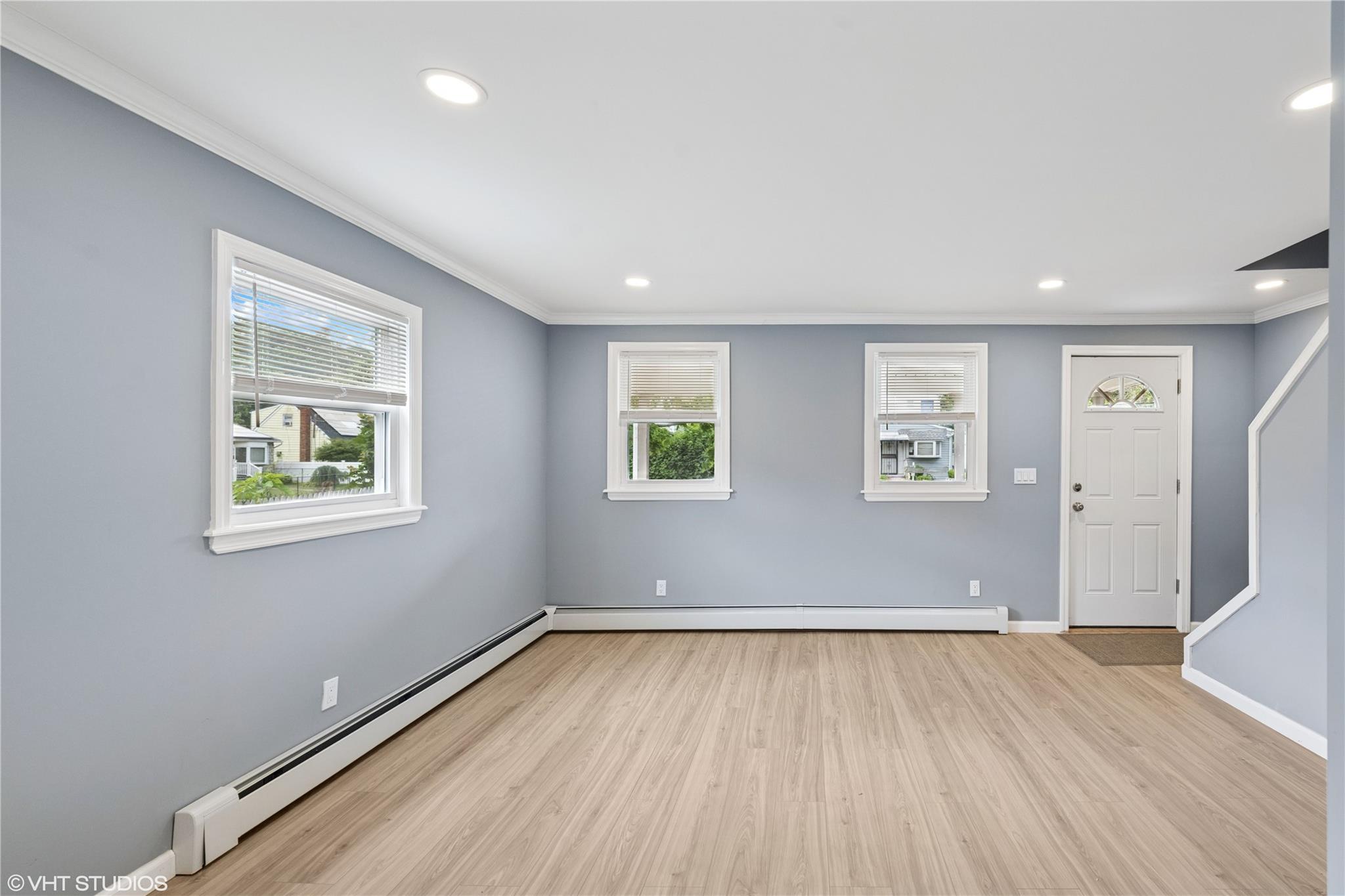 #6 photo, 92 Columbia Street, 東長島 亨廷顿站 Huntington Station , NY 11746