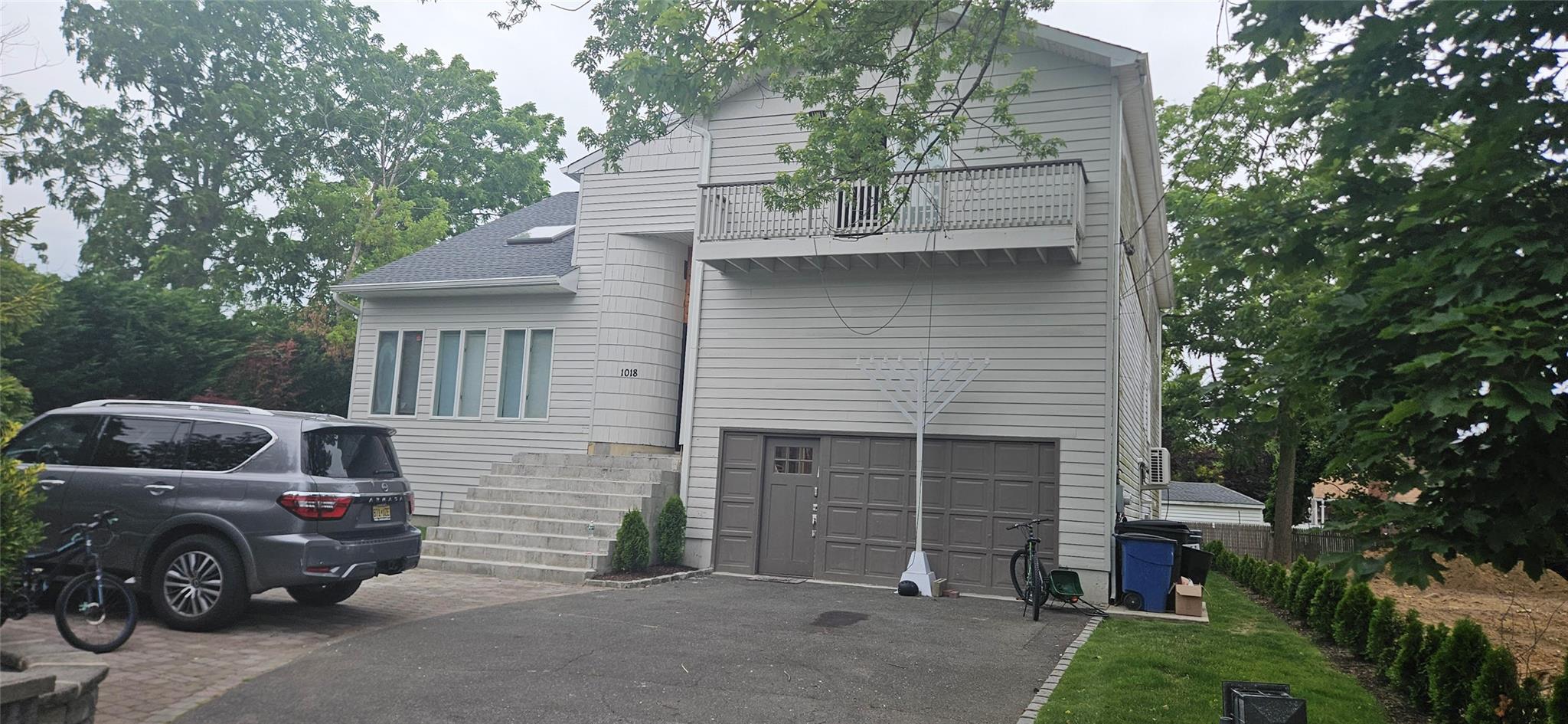 #1 photo, 1018 E Broadway, Woodmere , NY 11598