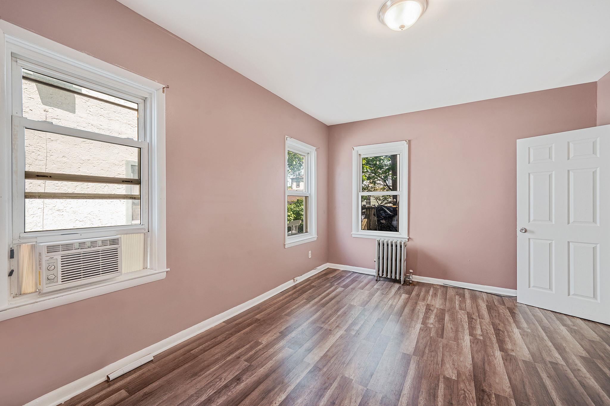 #13 photo, 13841 230th Place, クイーンズ区 Laurelton , NY 11413