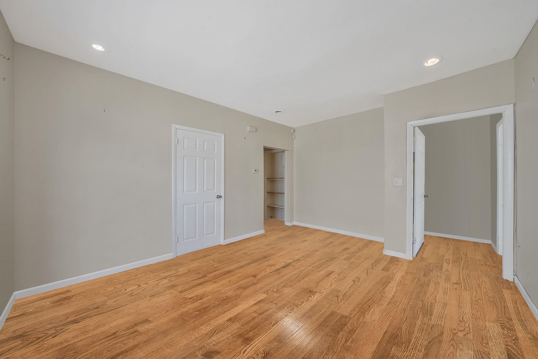 #7 photo, 13841 230th Place, クイーンズ区 Laurelton , NY 11413