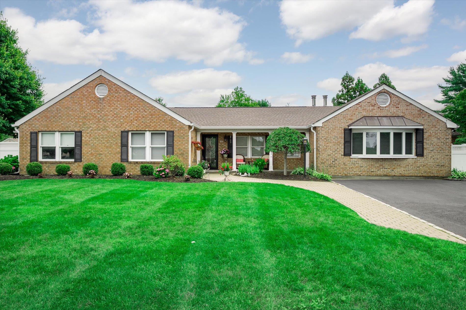 #1 photo, 31-33 Dunlop Court, サフォーク郡 Commack , NY 11725