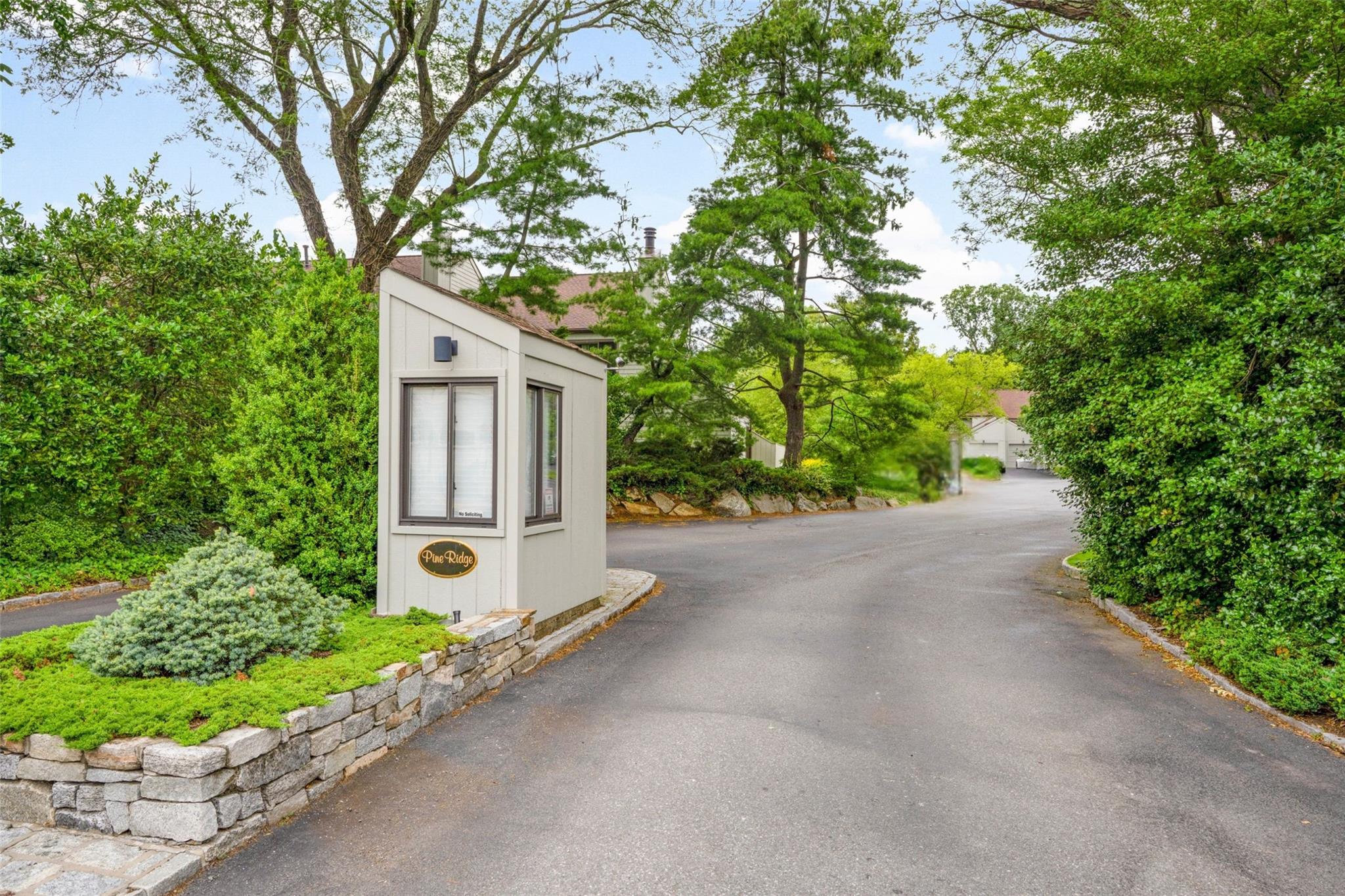 #1 photo, 33 Pine Ridge Road, Larchmont , NY 10538