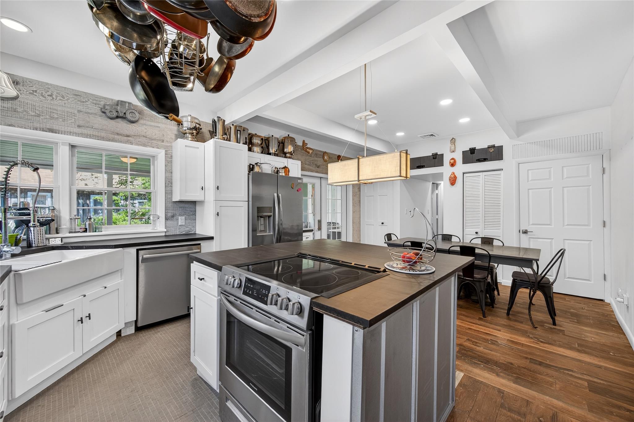 #11 photo, 16 Broadway, Loch Sheldrake , NY 12759