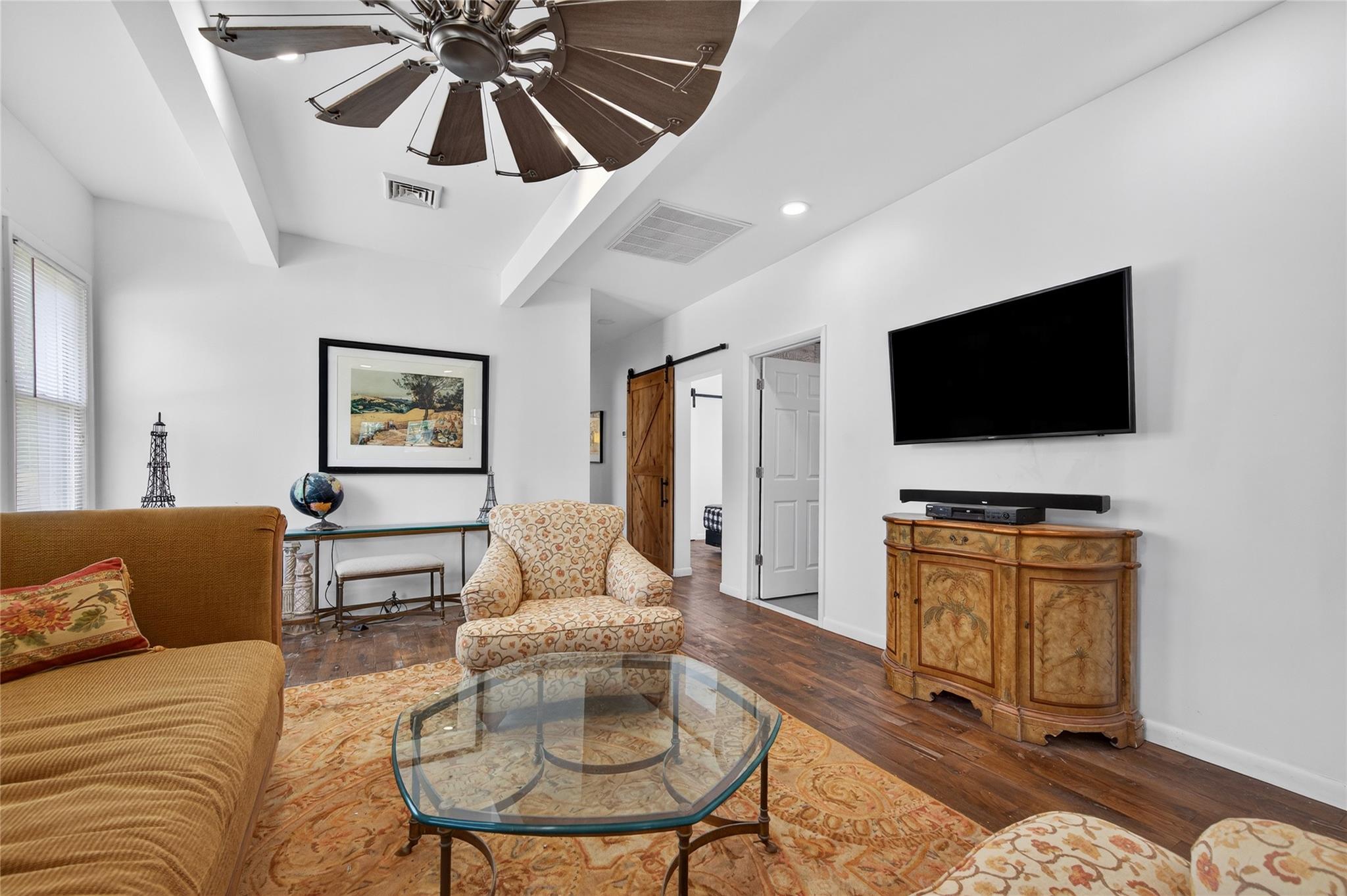 #7 photo, 16 Broadway, Loch Sheldrake , NY 12759