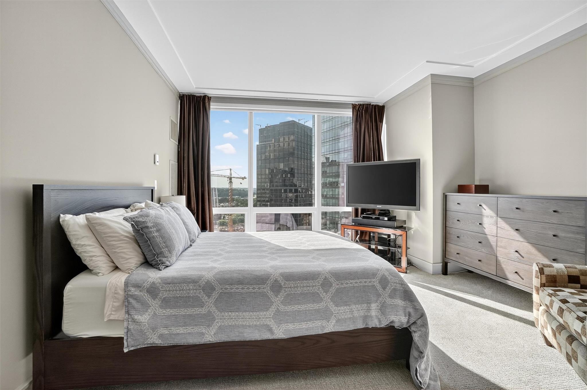 #18 photo, 1 Renaissance Square, White Plains , NY 10601