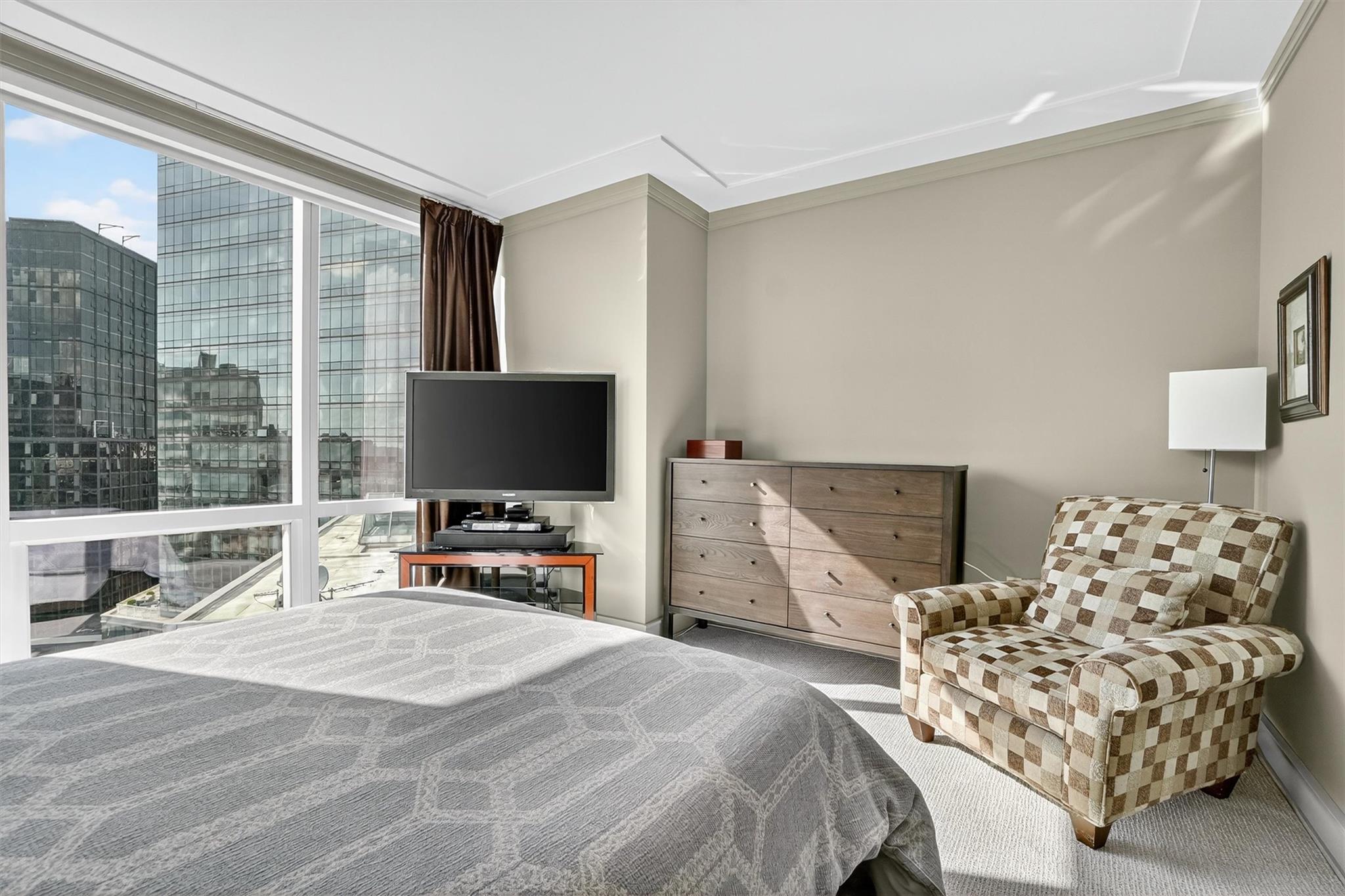 #19 photo, 1 Renaissance Square, White Plains , NY 10601