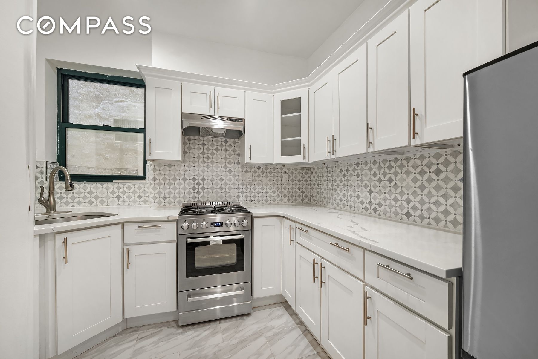 #1 photo, 786 9th Avenue, マンハッタン Hell's Kitchen , NY 10019