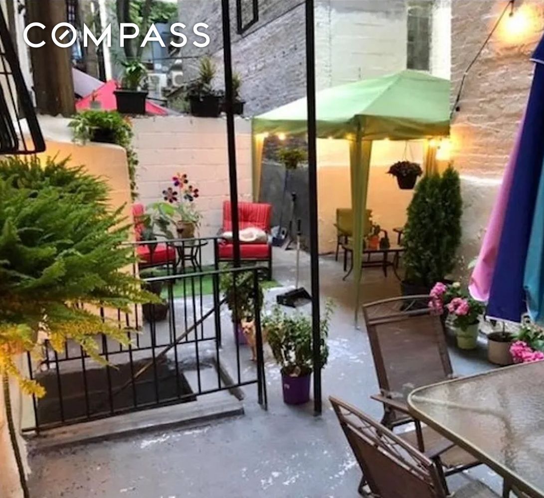 #8 photo, 786 9th Avenue, マンハッタン Hell's Kitchen , NY 10019