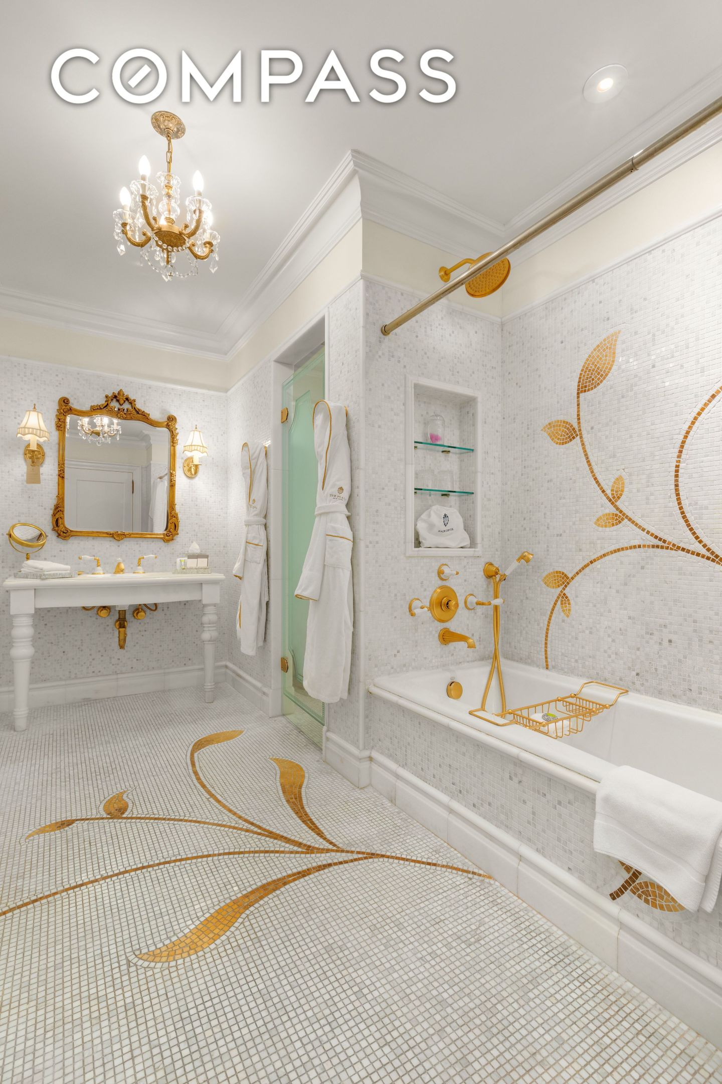 #5 photo, 1 Central Park S, マンハッタン Central Park South , NY 10019