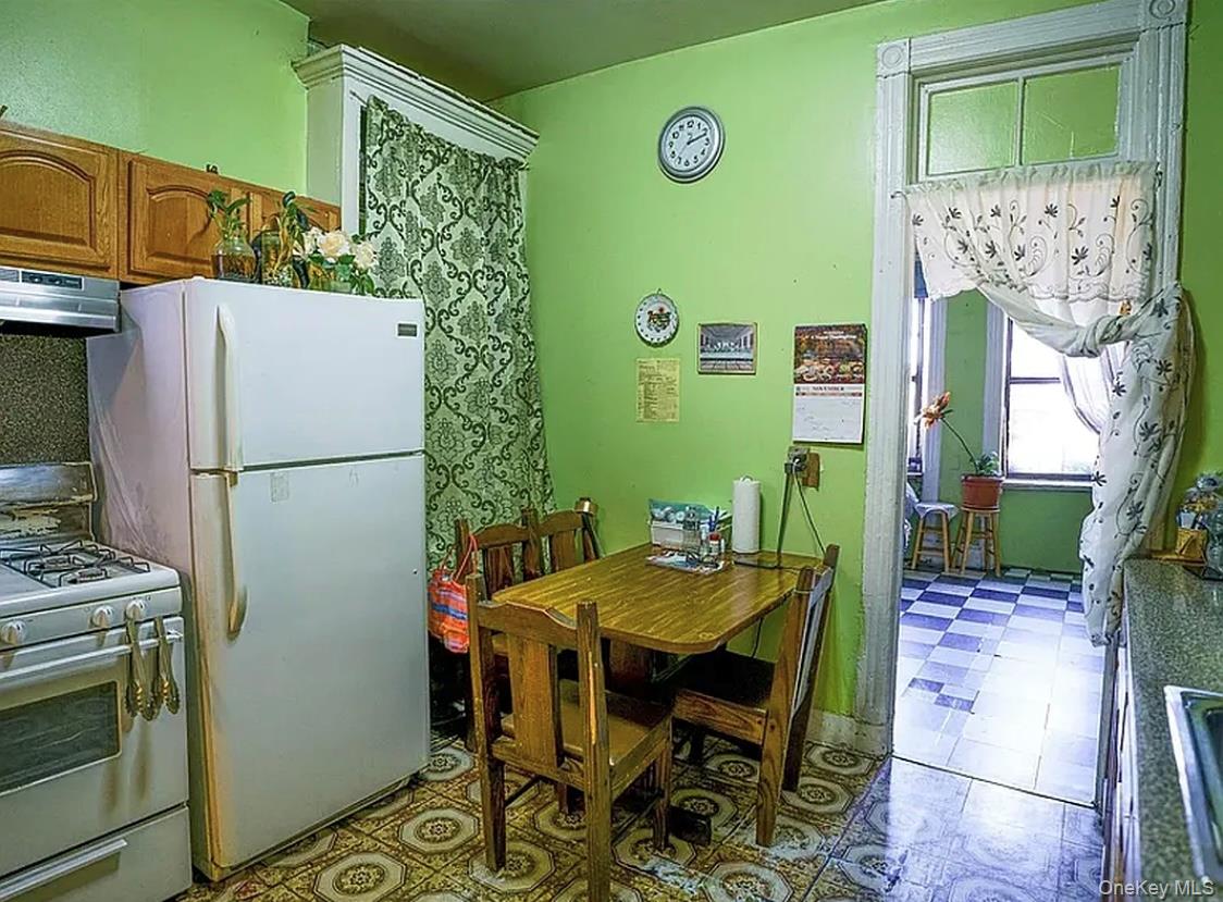 #3 photo, 668 Broadway, ブルックリン区 Brooklyn , NY 11206